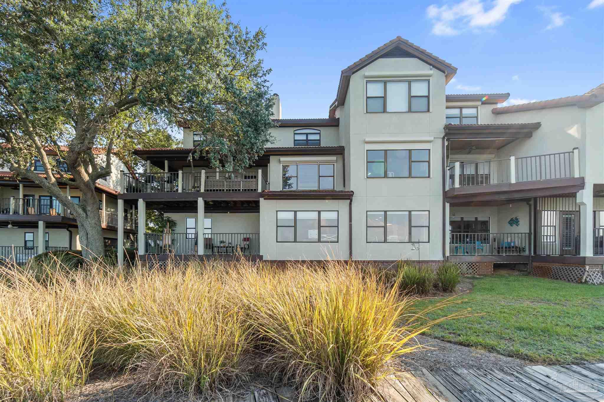 70 Baybridge Dr