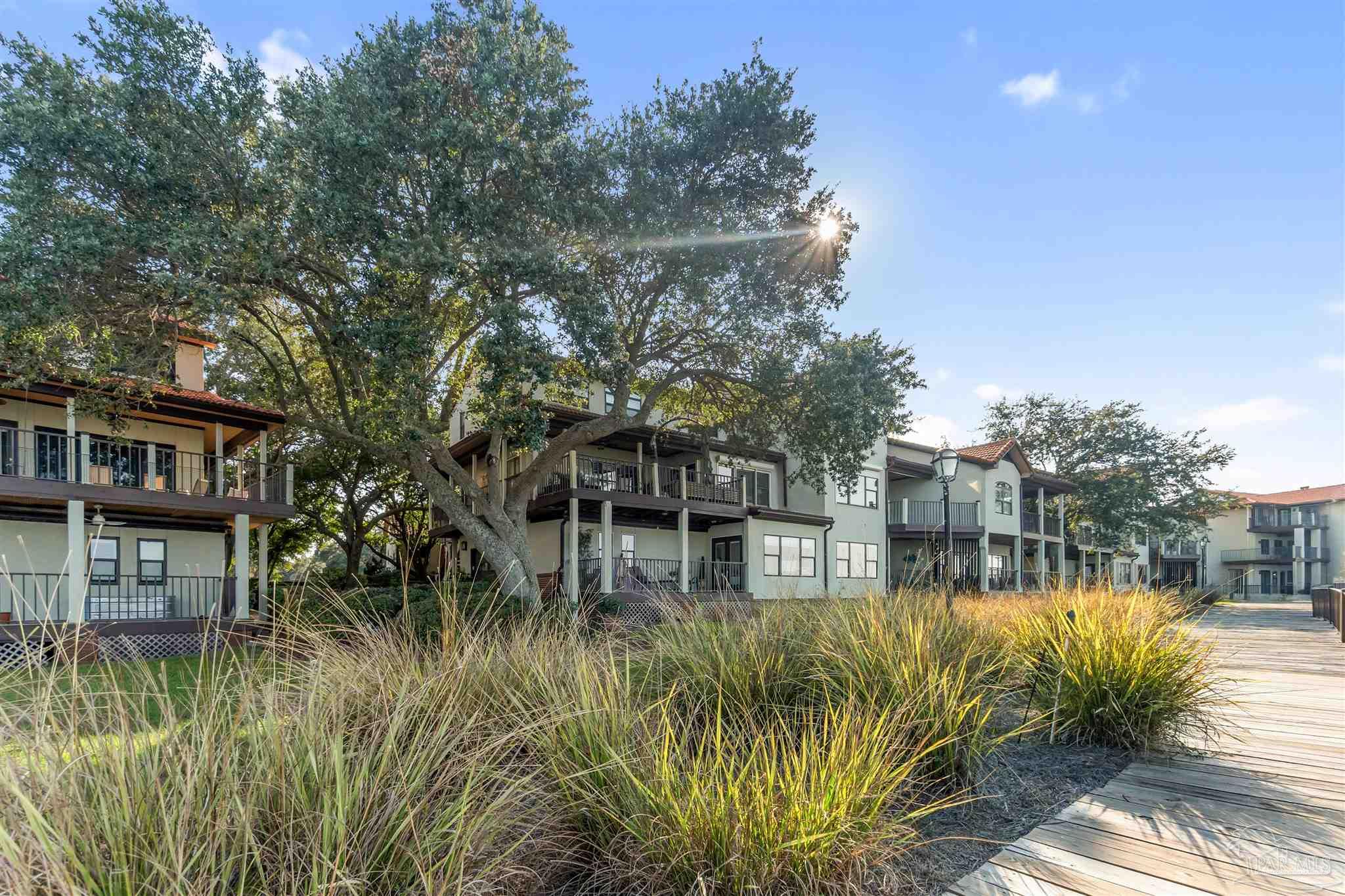 70 Baybridge Dr
