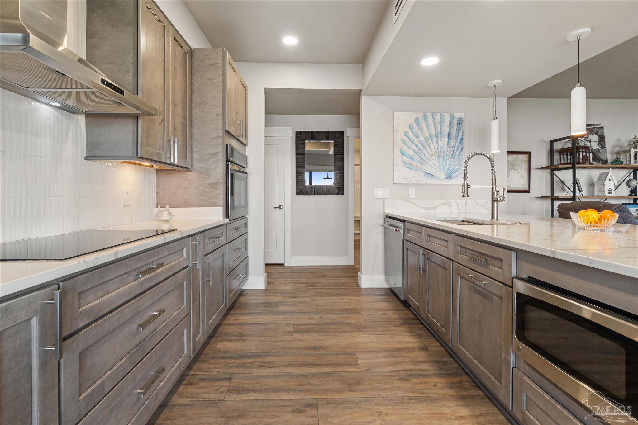 70 Baybridge Dr