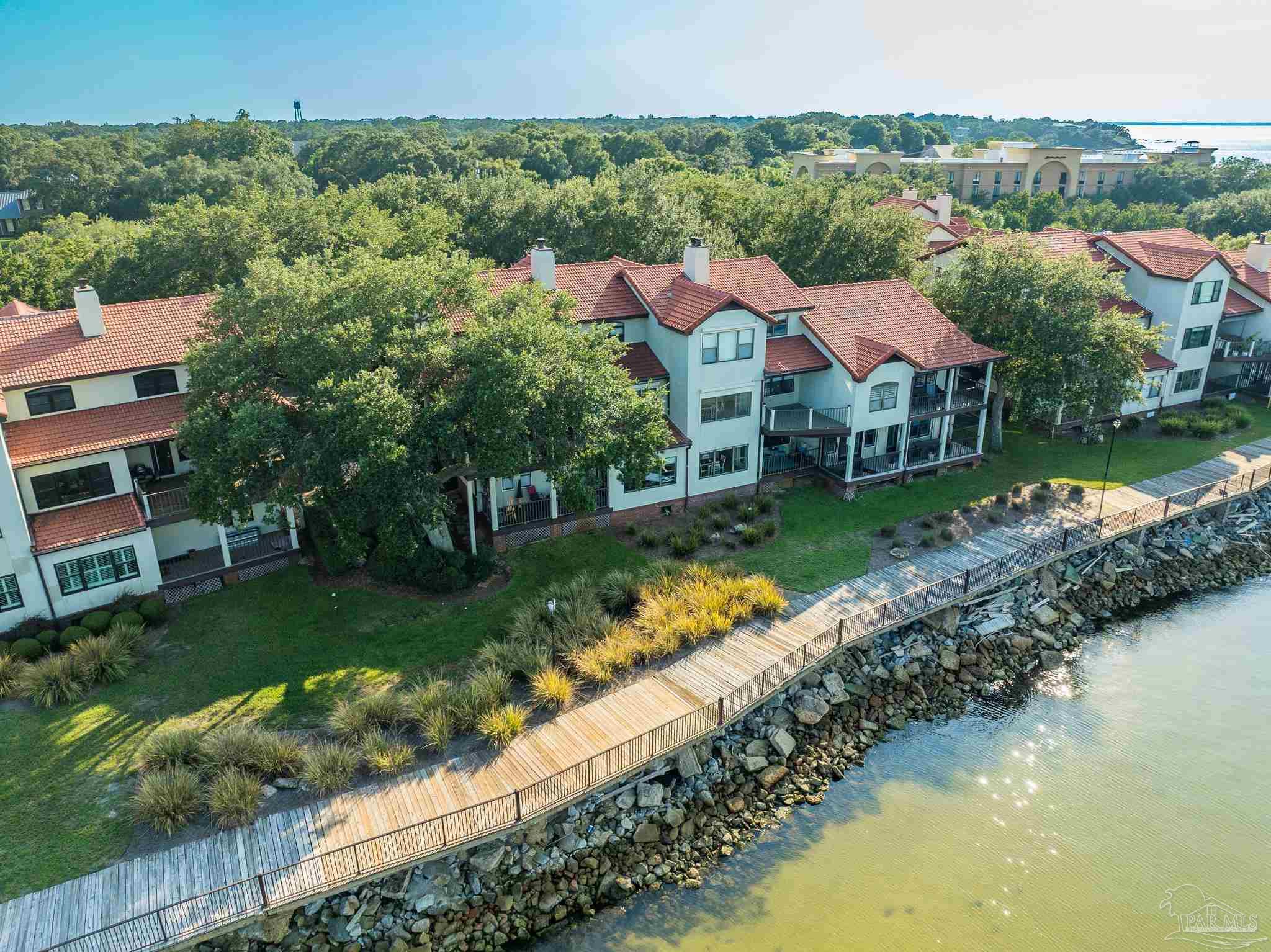 70 Baybridge Dr