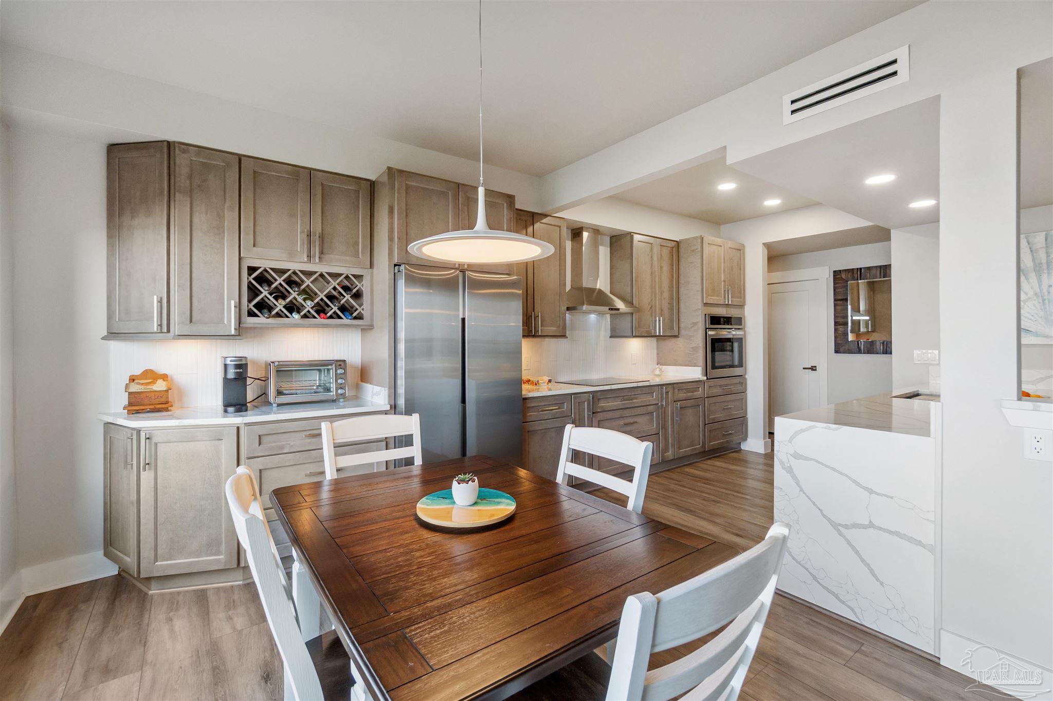 70 Baybridge Dr