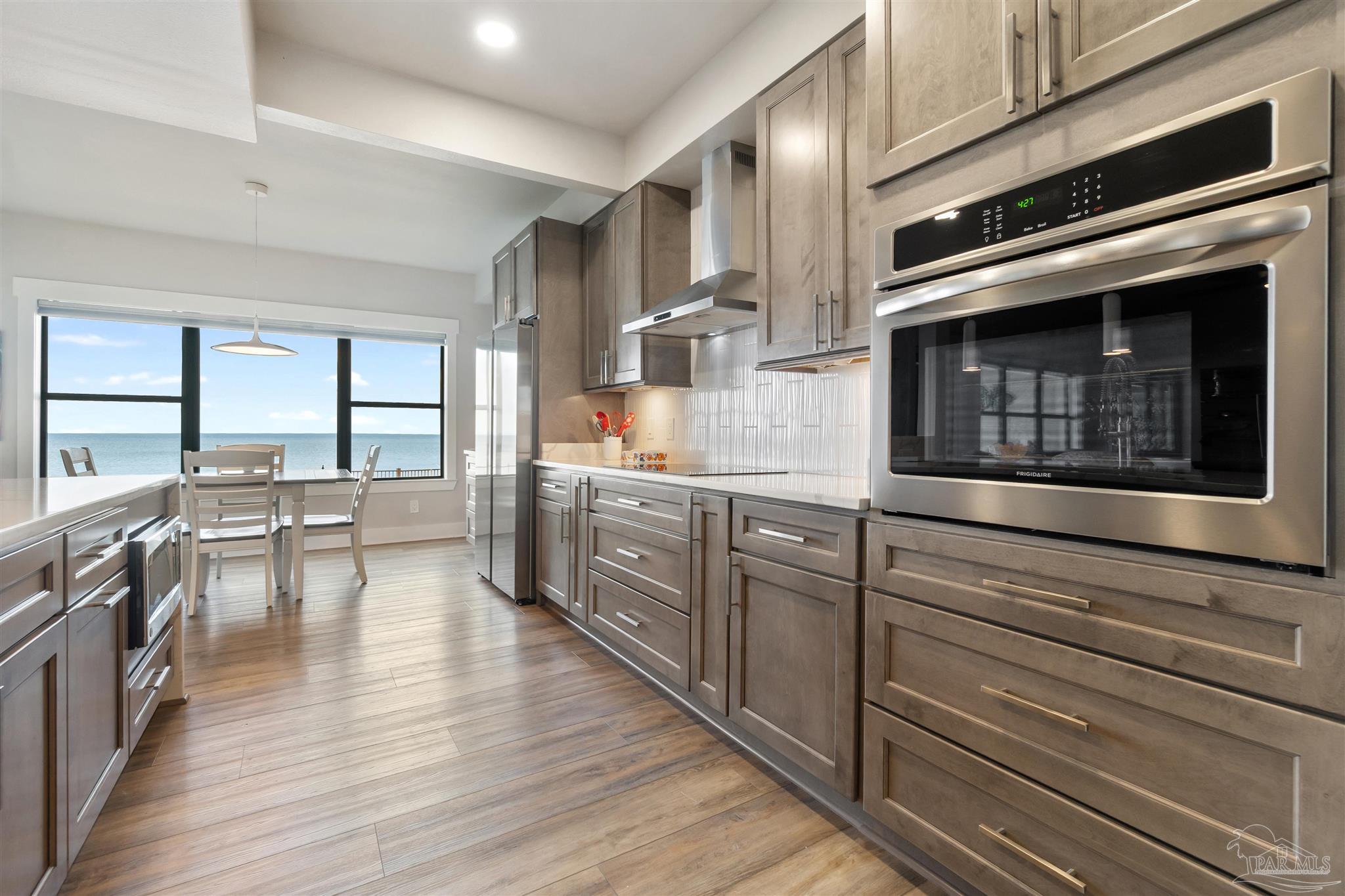 70 Baybridge Dr