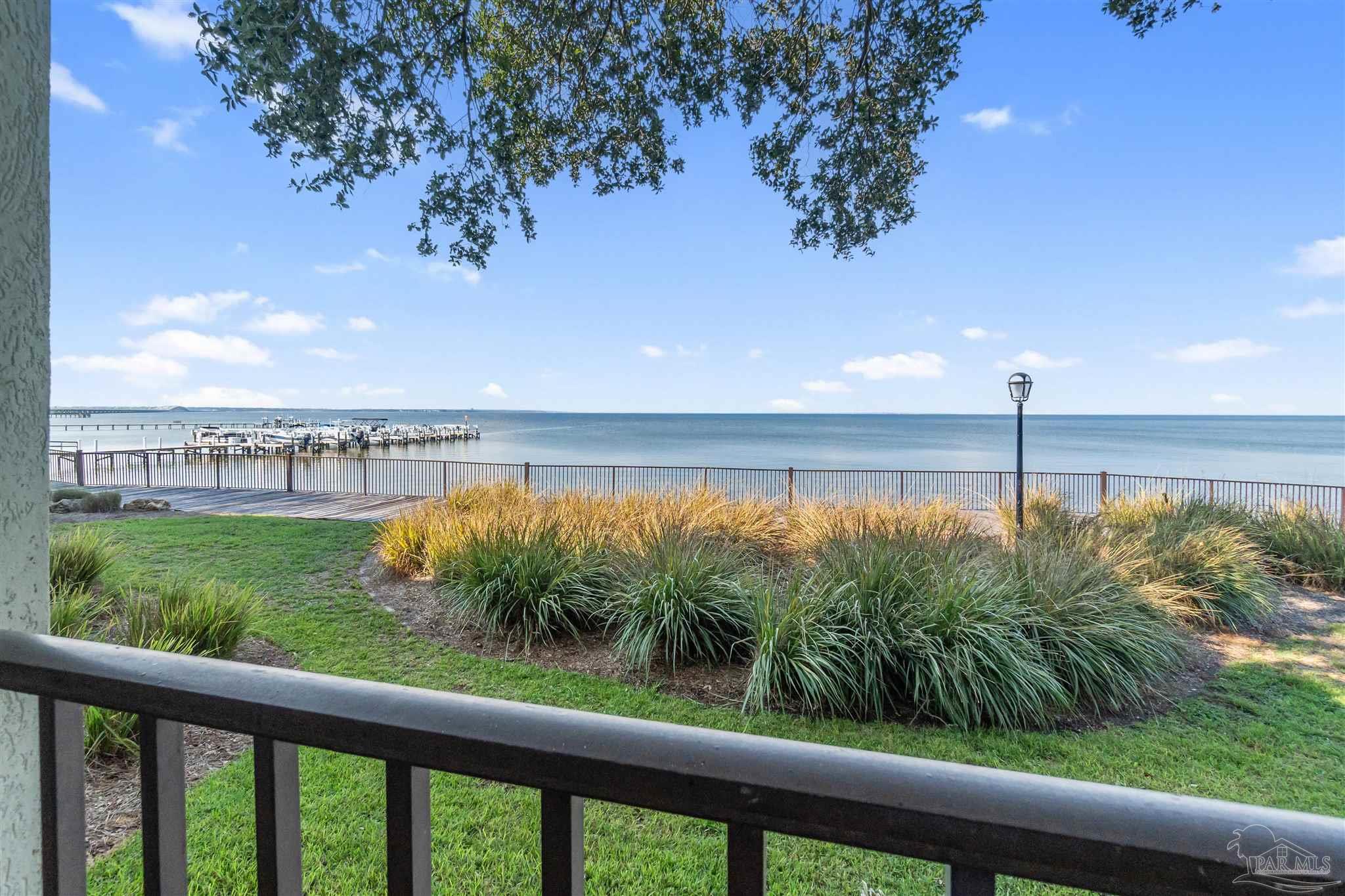 70 Baybridge Dr
