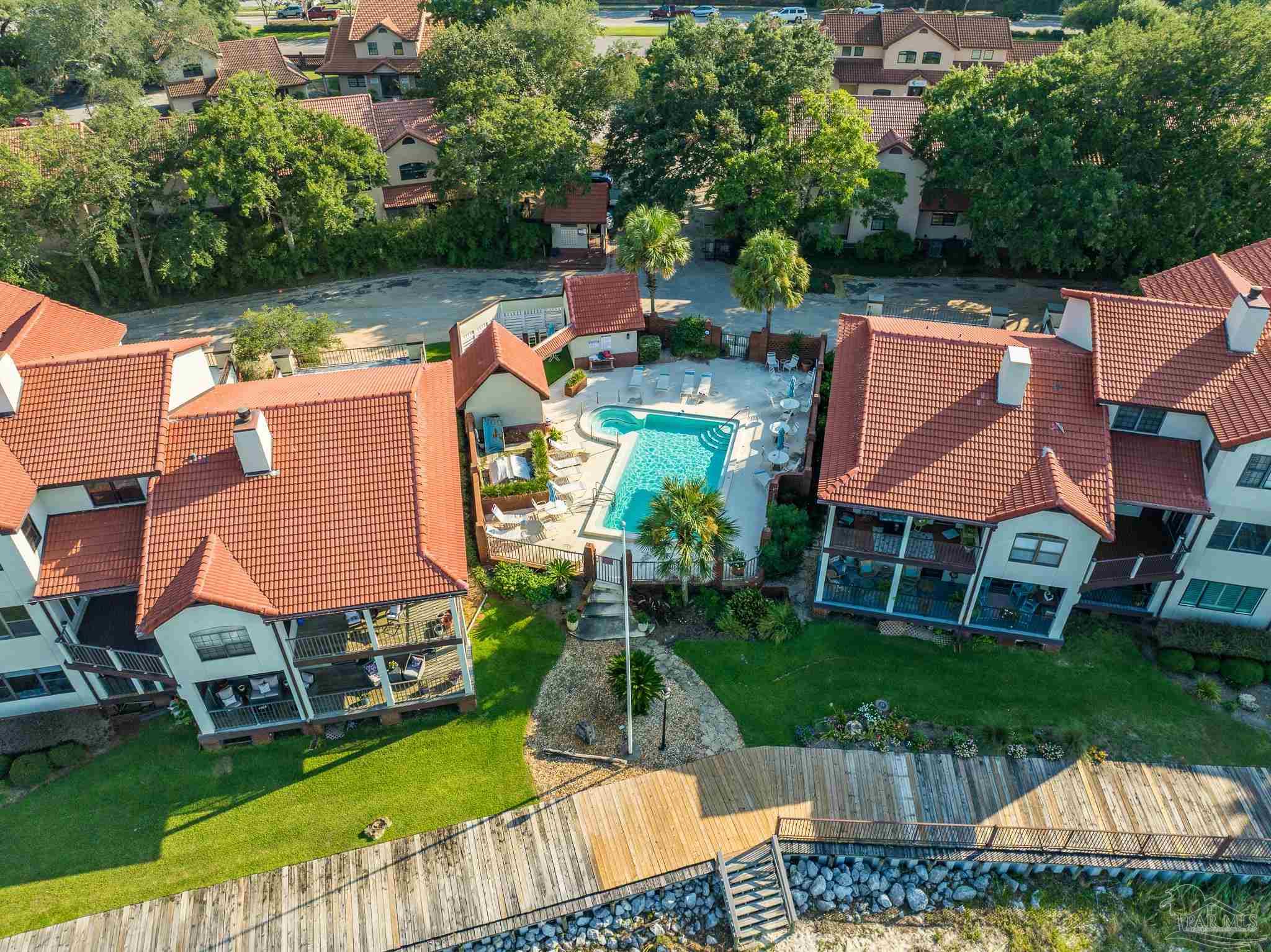 70 Baybridge Dr