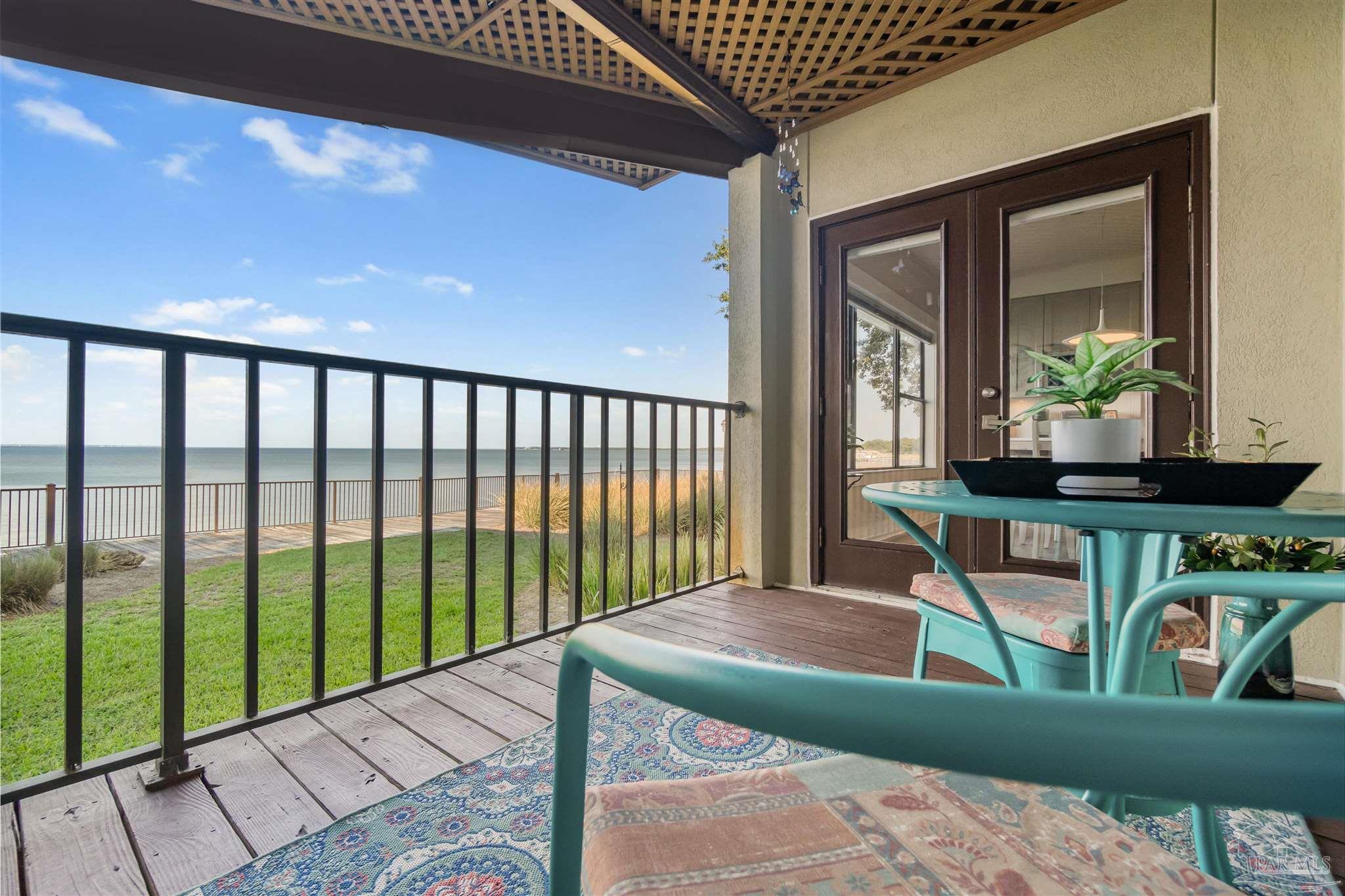 70 Baybridge Dr