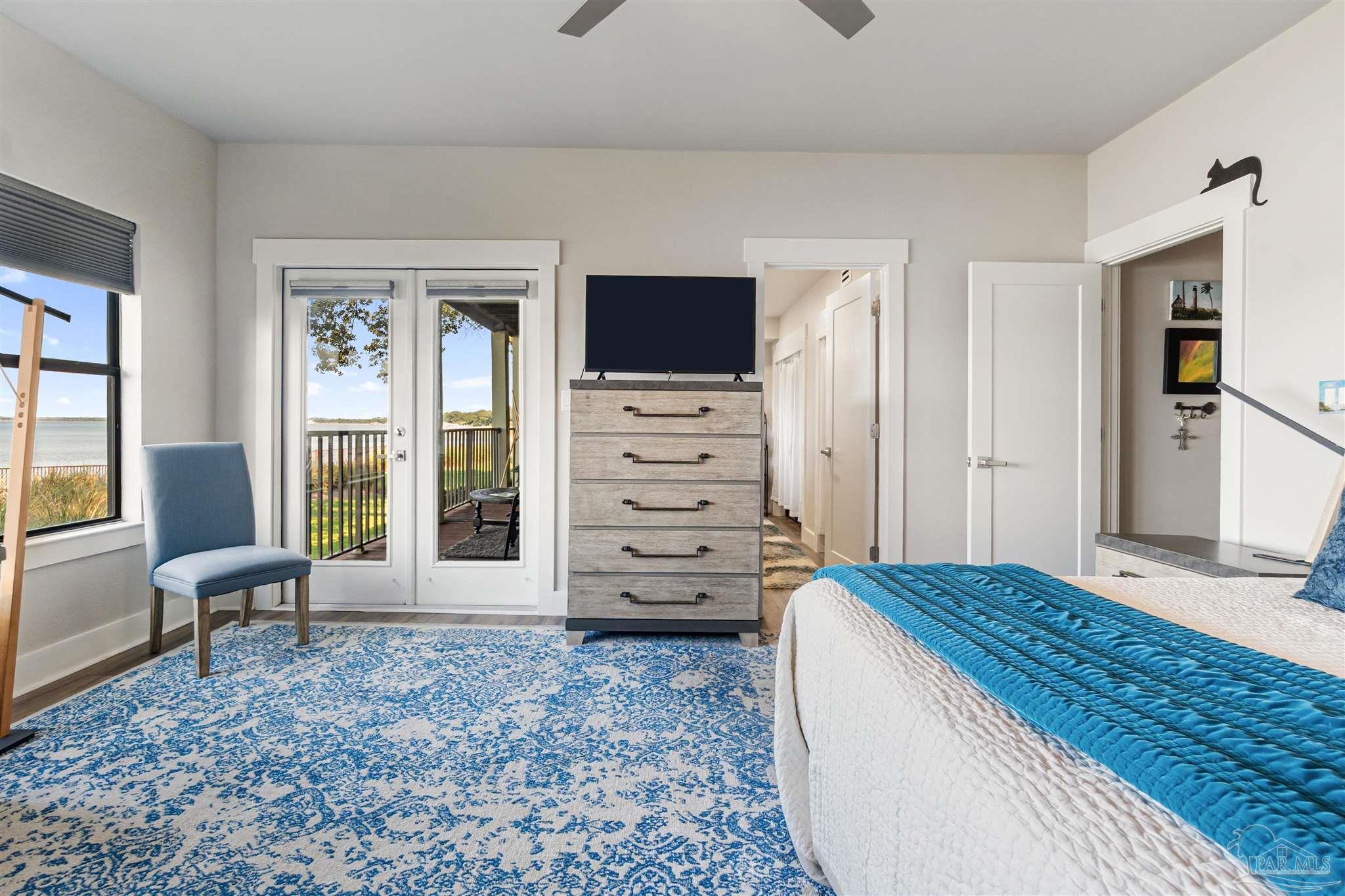 70 Baybridge Dr