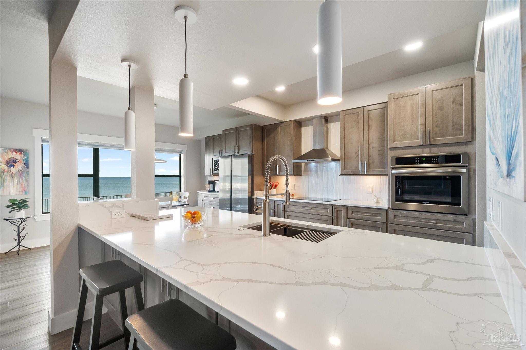70 Baybridge Dr