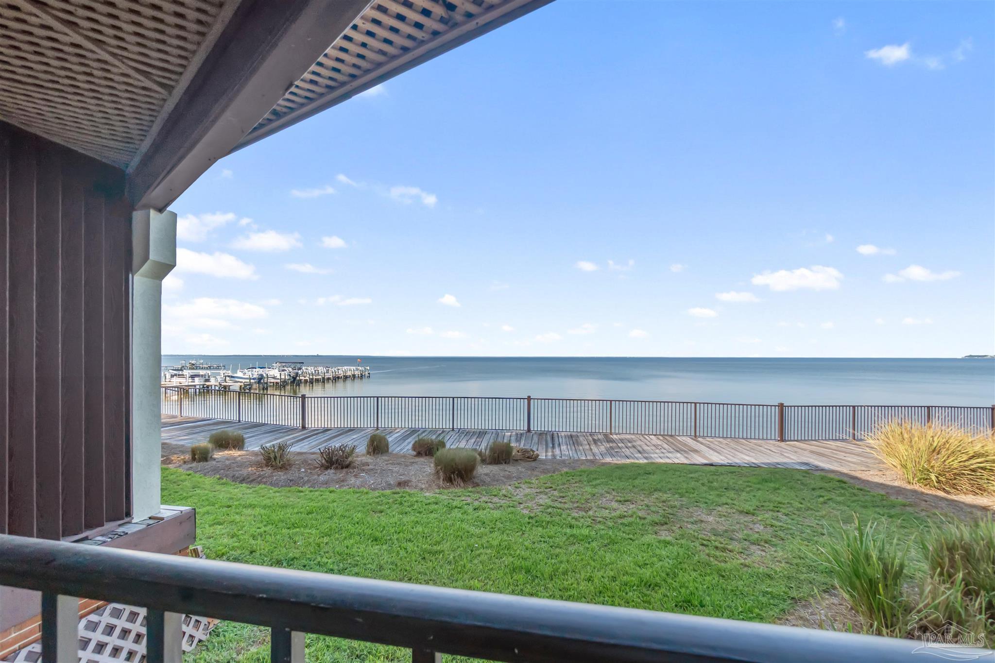 70 Baybridge Dr