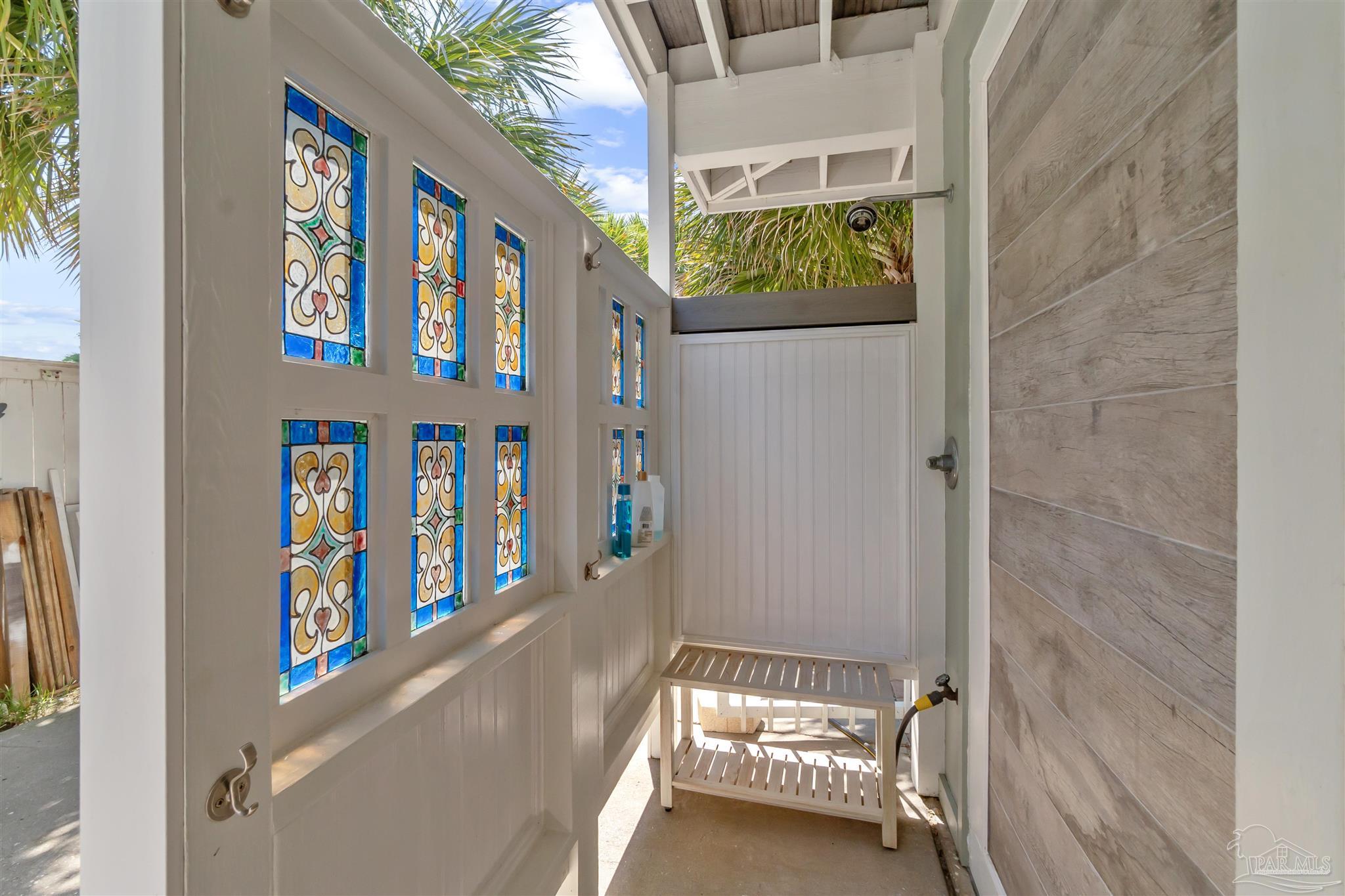 808 Via Deluna Dr