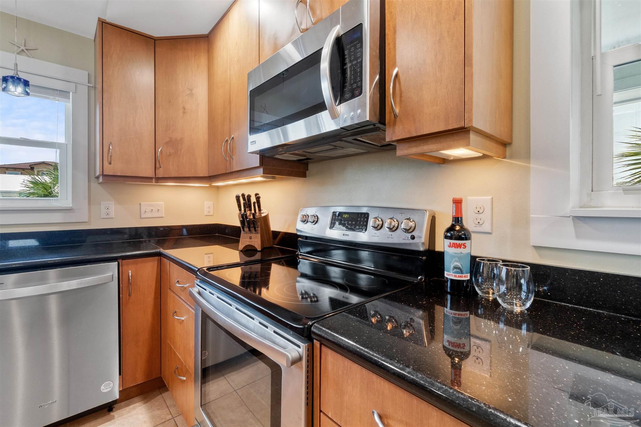 808 Via Deluna Dr