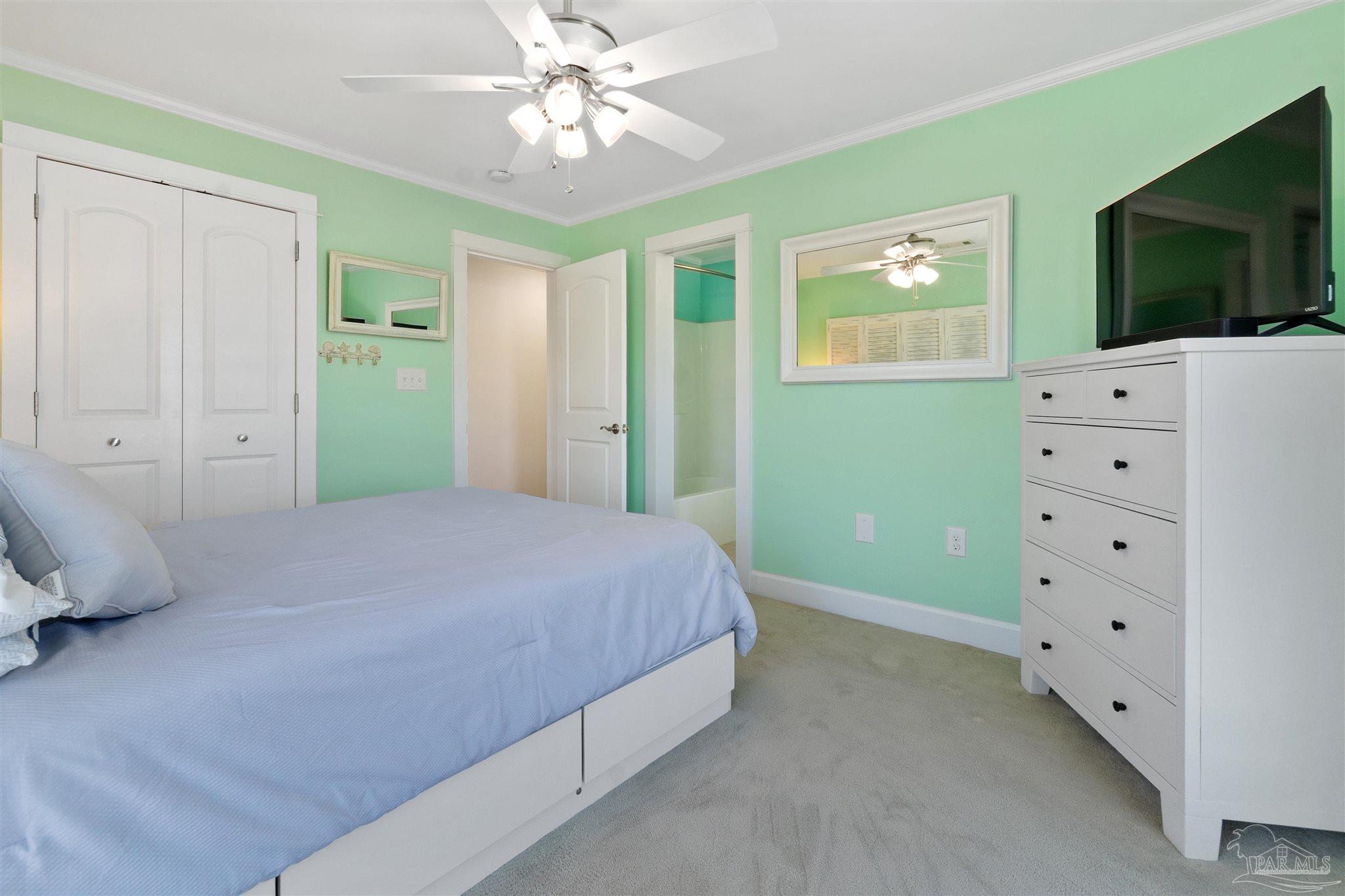 808 Via Deluna Dr