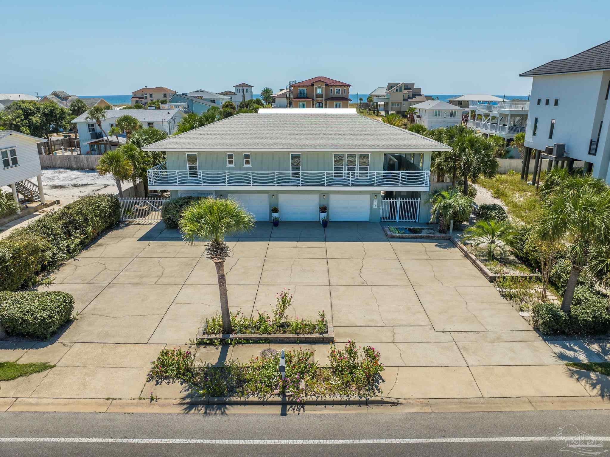 808 Via Deluna Dr