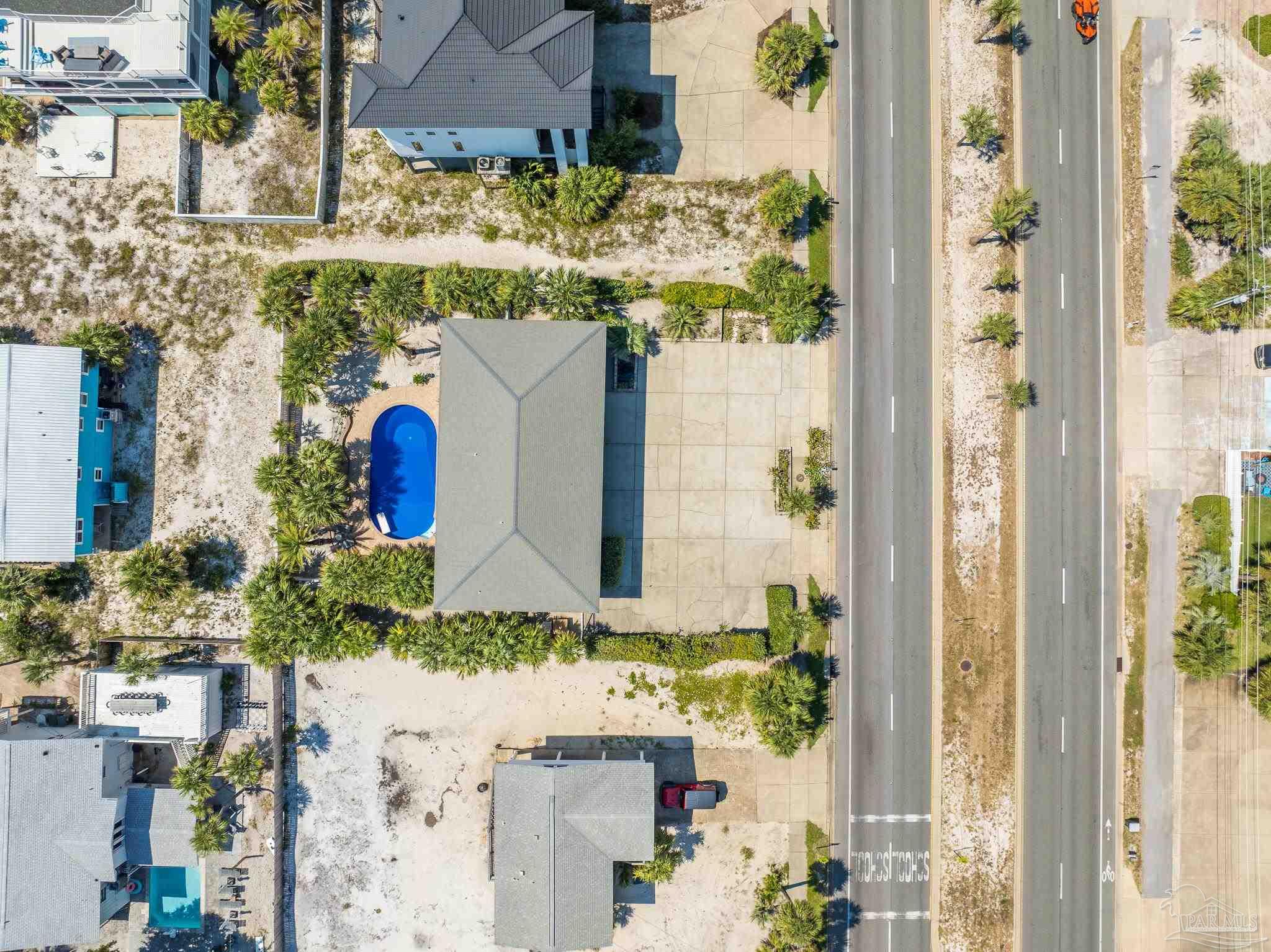808 Via Deluna Dr