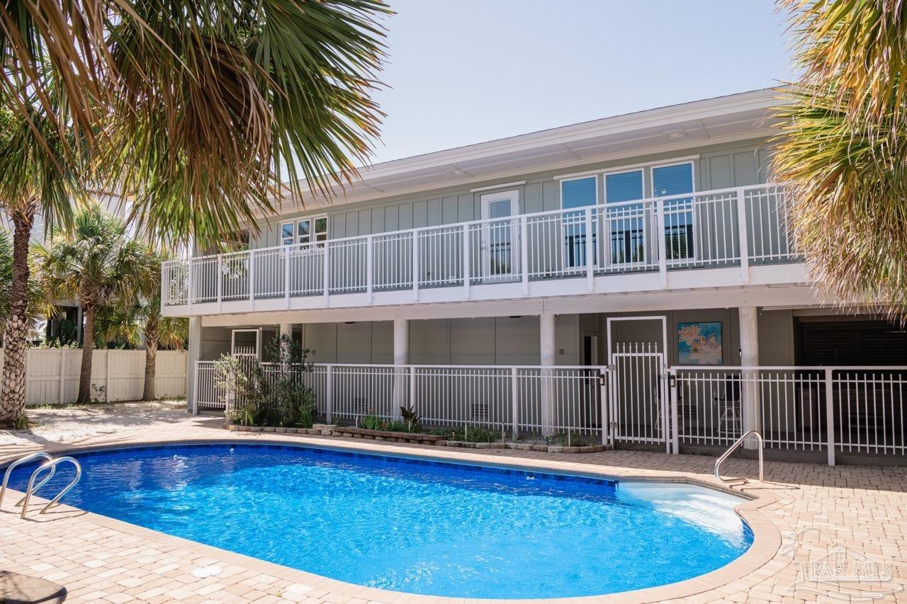 808 Via Deluna Dr