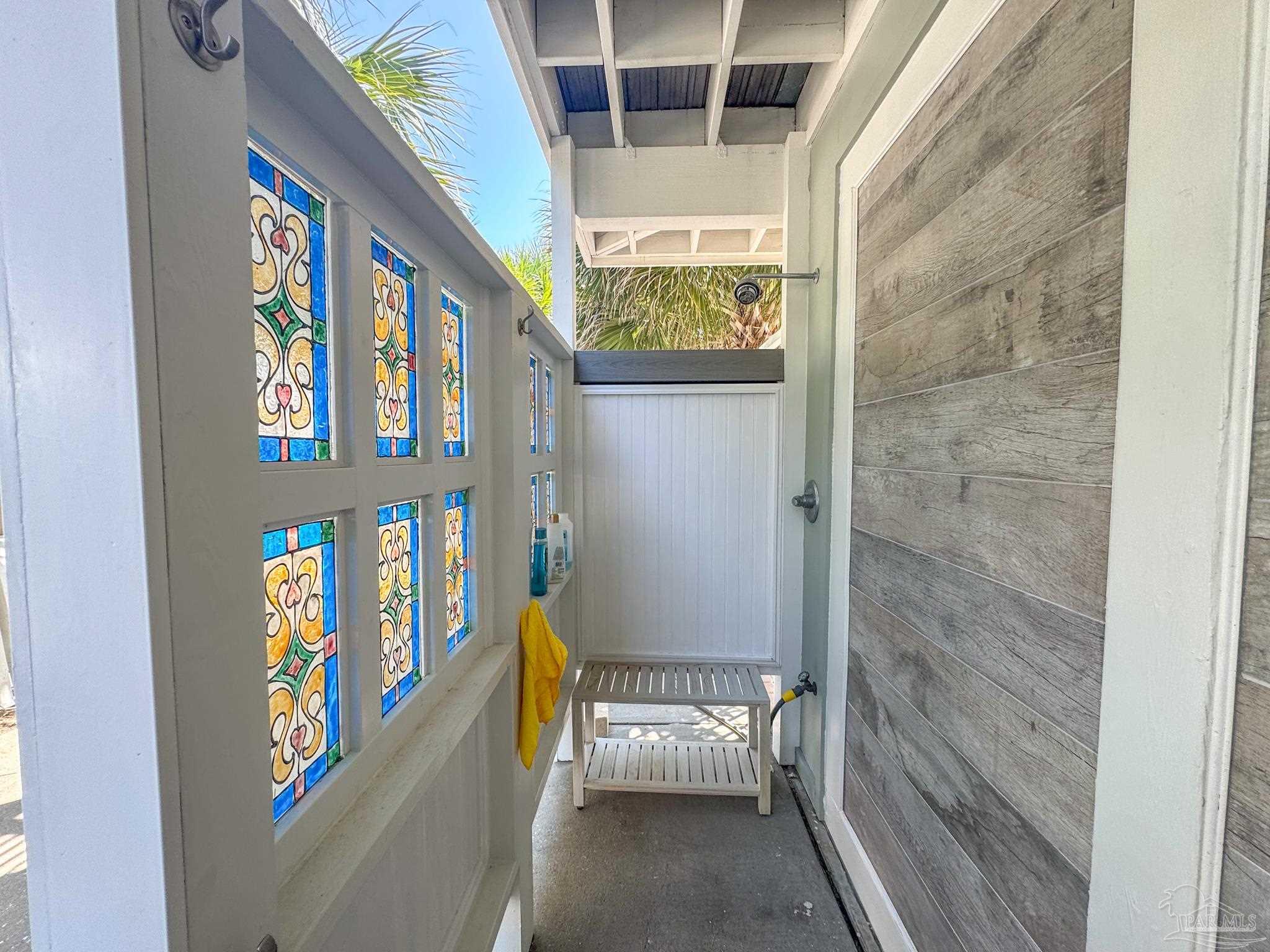 808 Via Deluna Dr