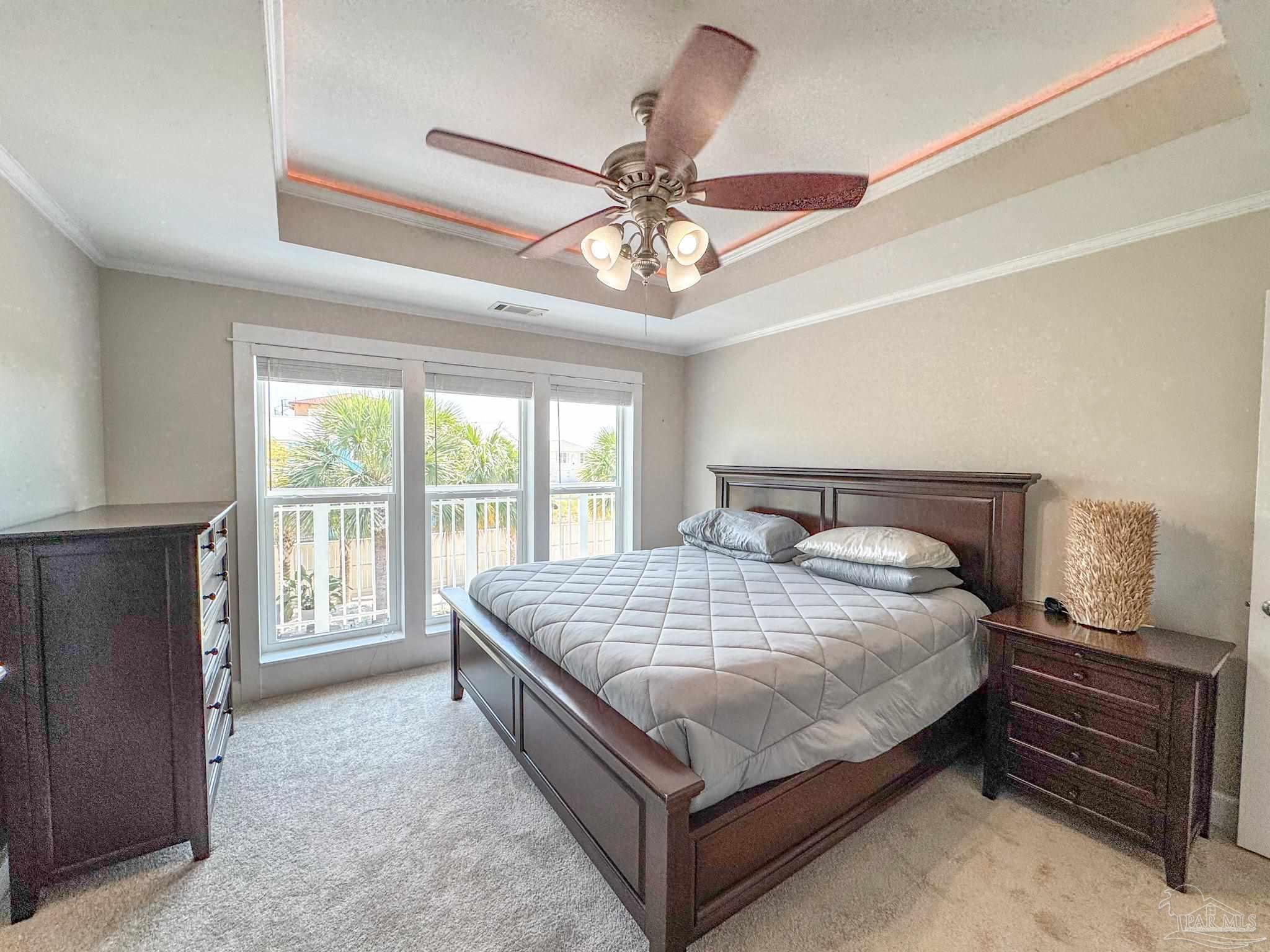 808 Via Deluna Dr