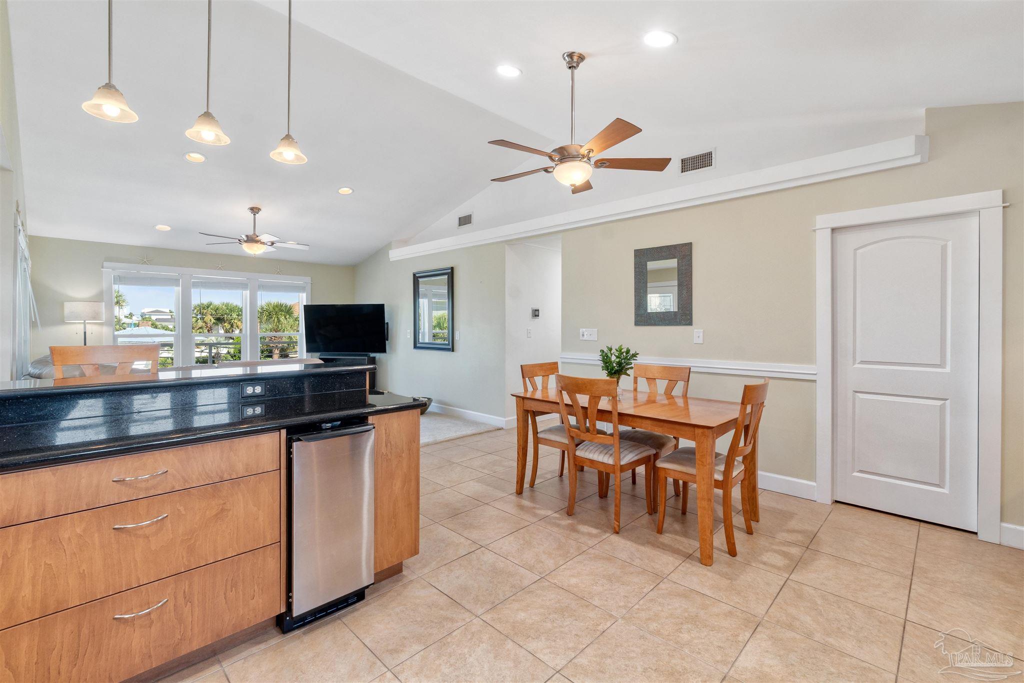 808 Via Deluna Dr