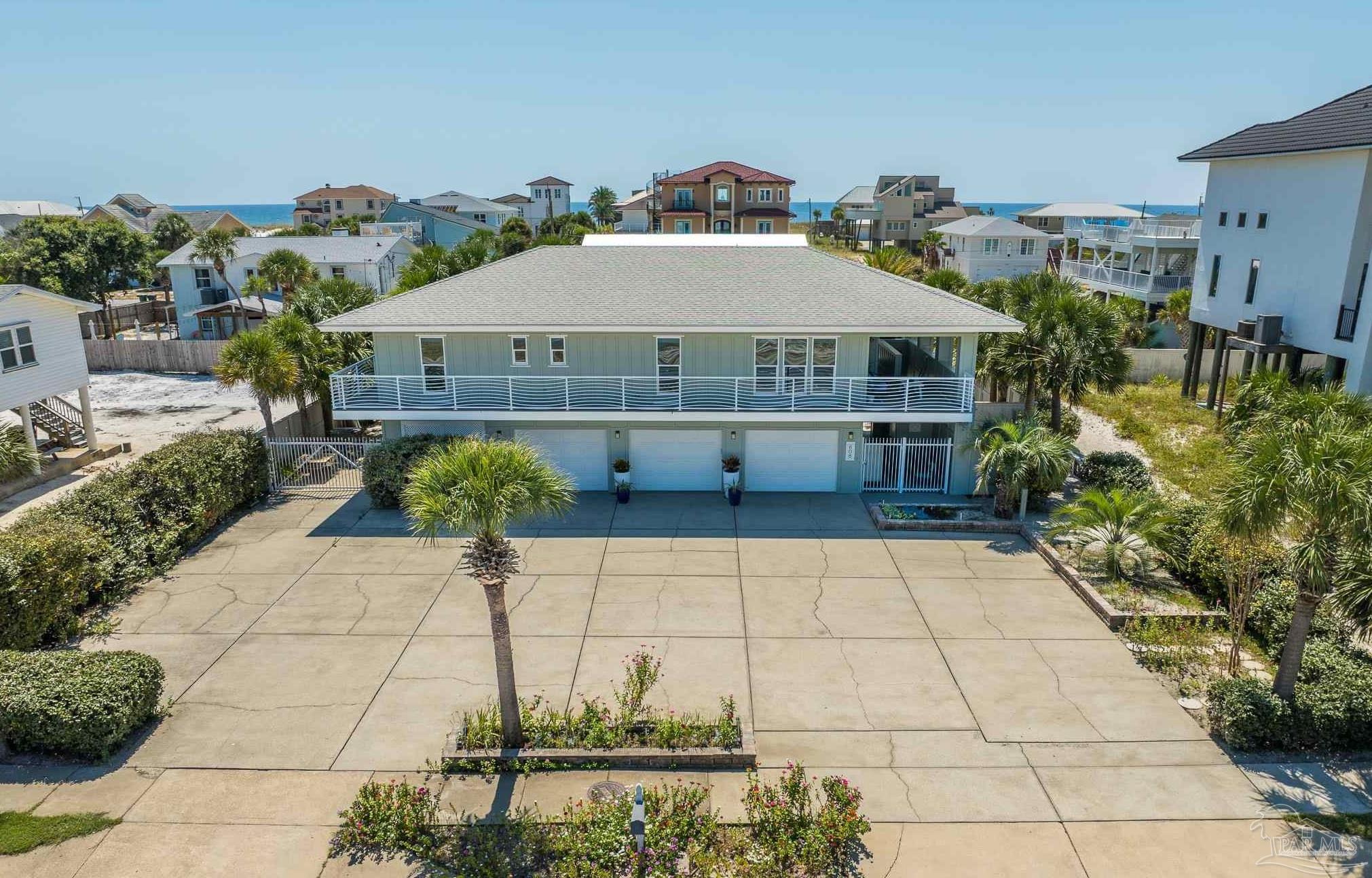 808 Via Deluna Dr