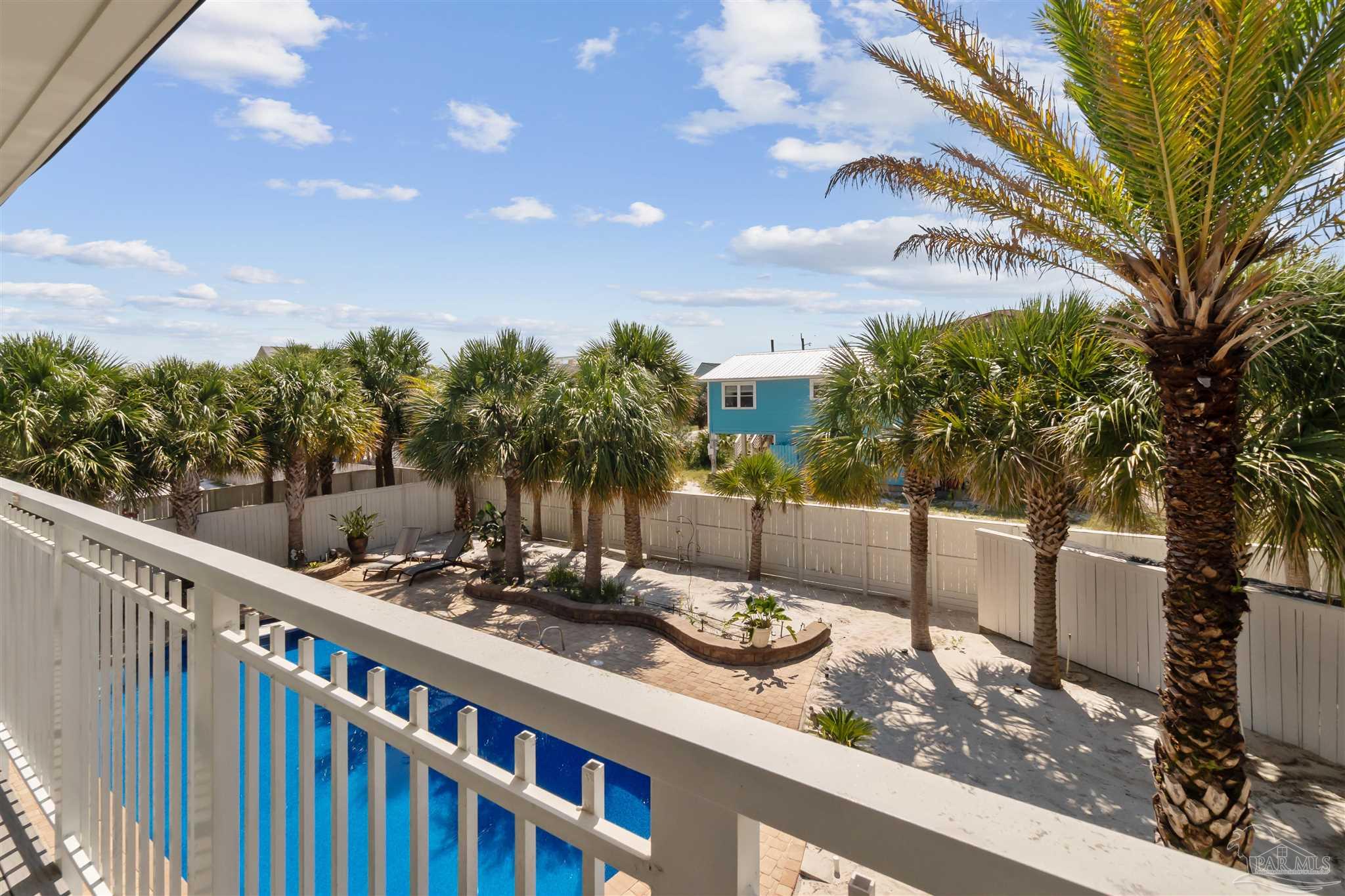 808 Via Deluna Dr