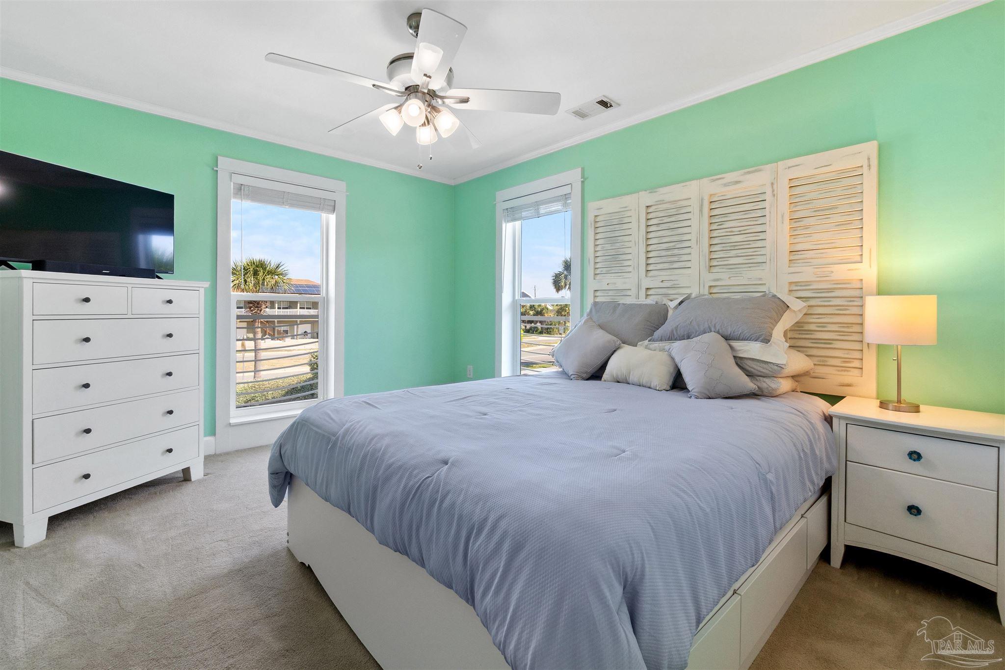 808 Via Deluna Dr