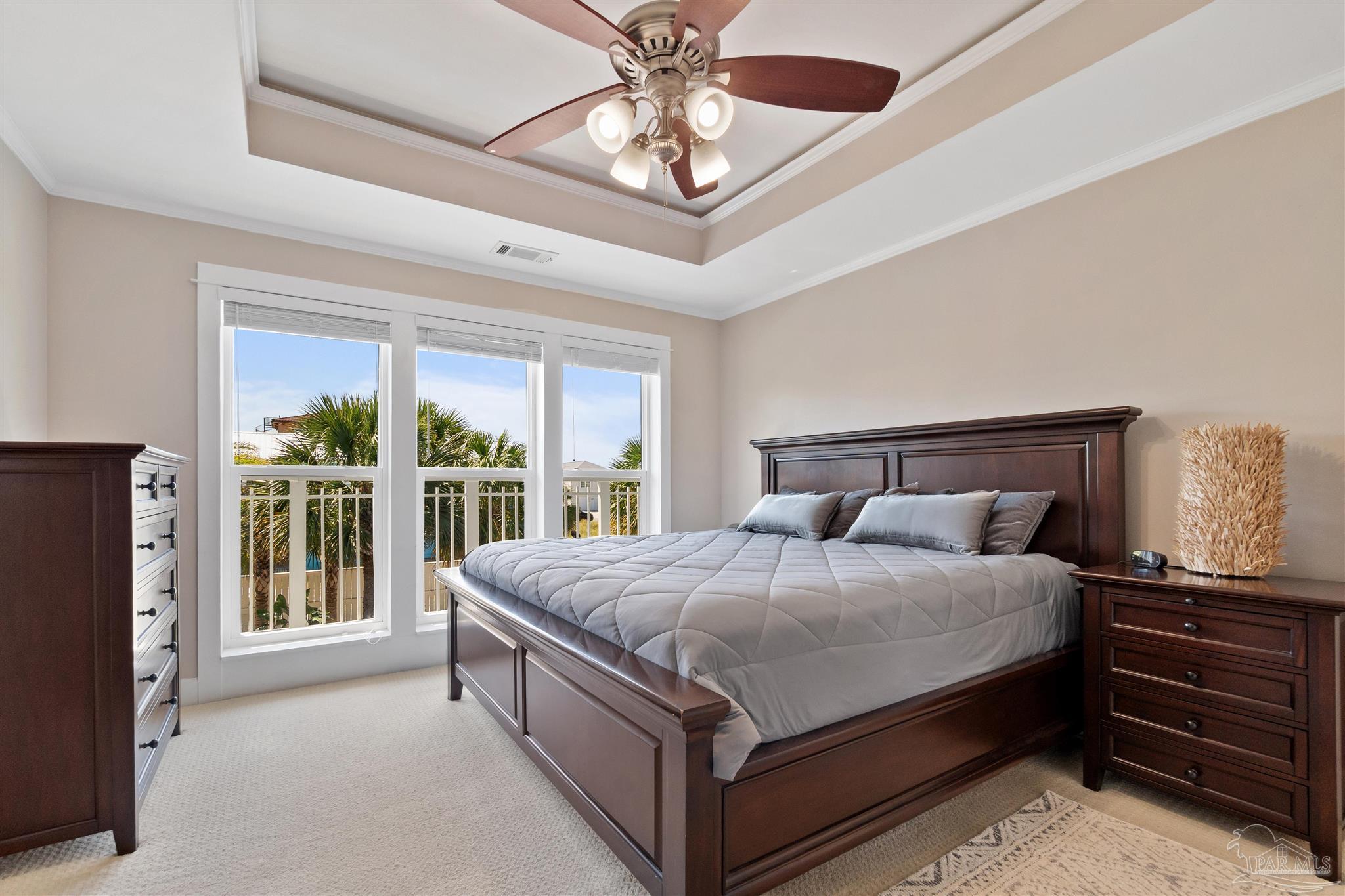 808 Via Deluna Dr