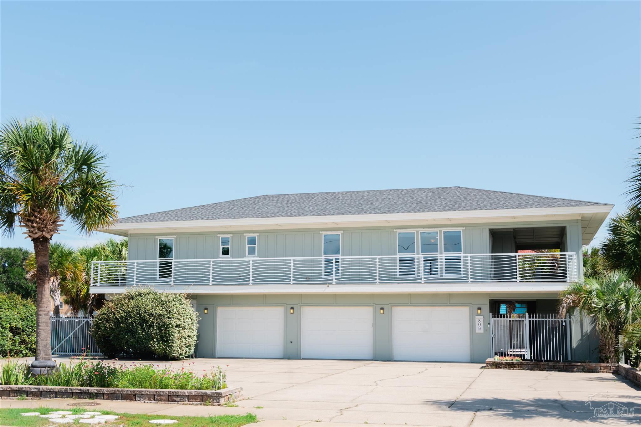 808 Via Deluna Dr