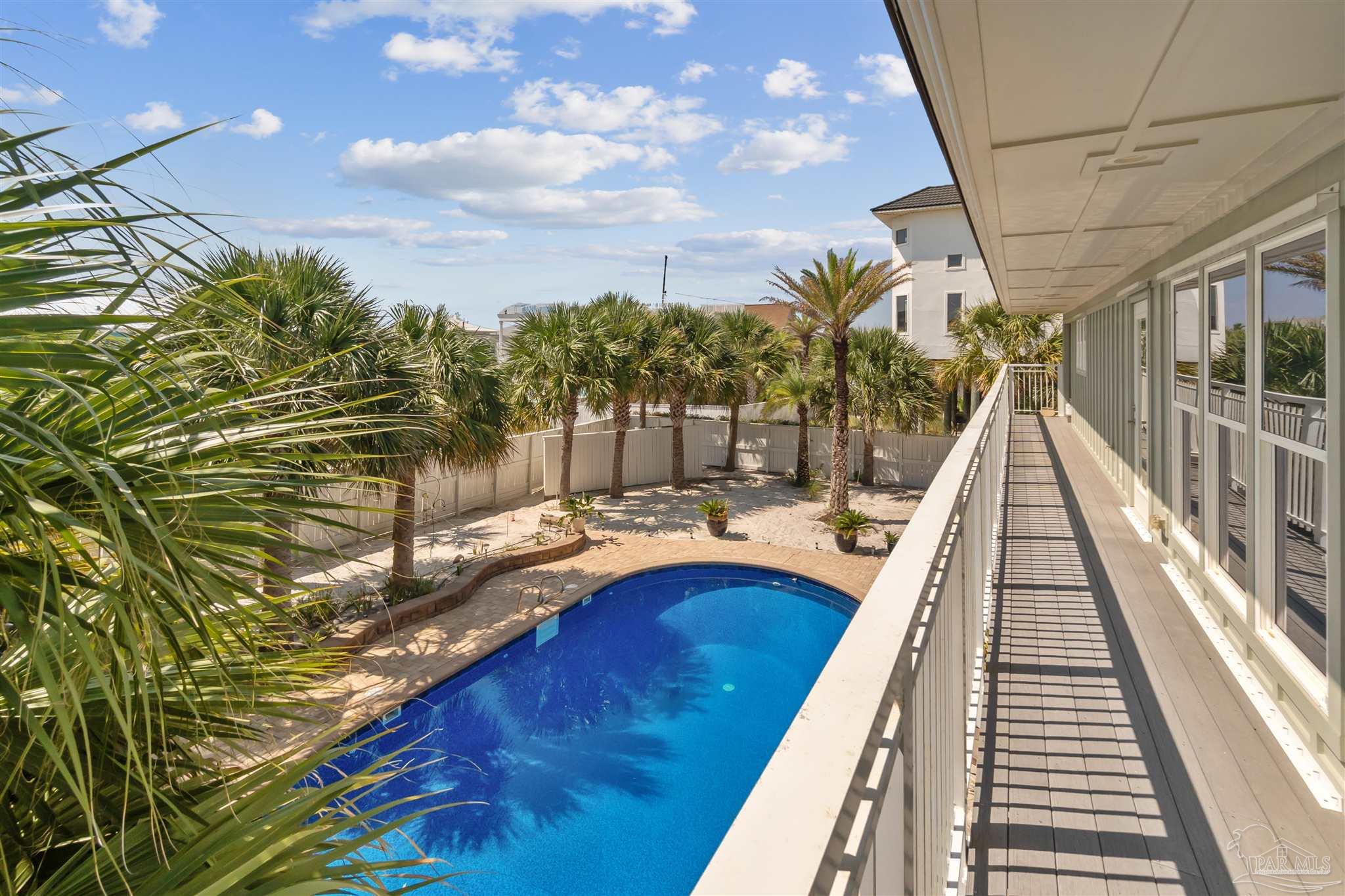 808 Via Deluna Dr