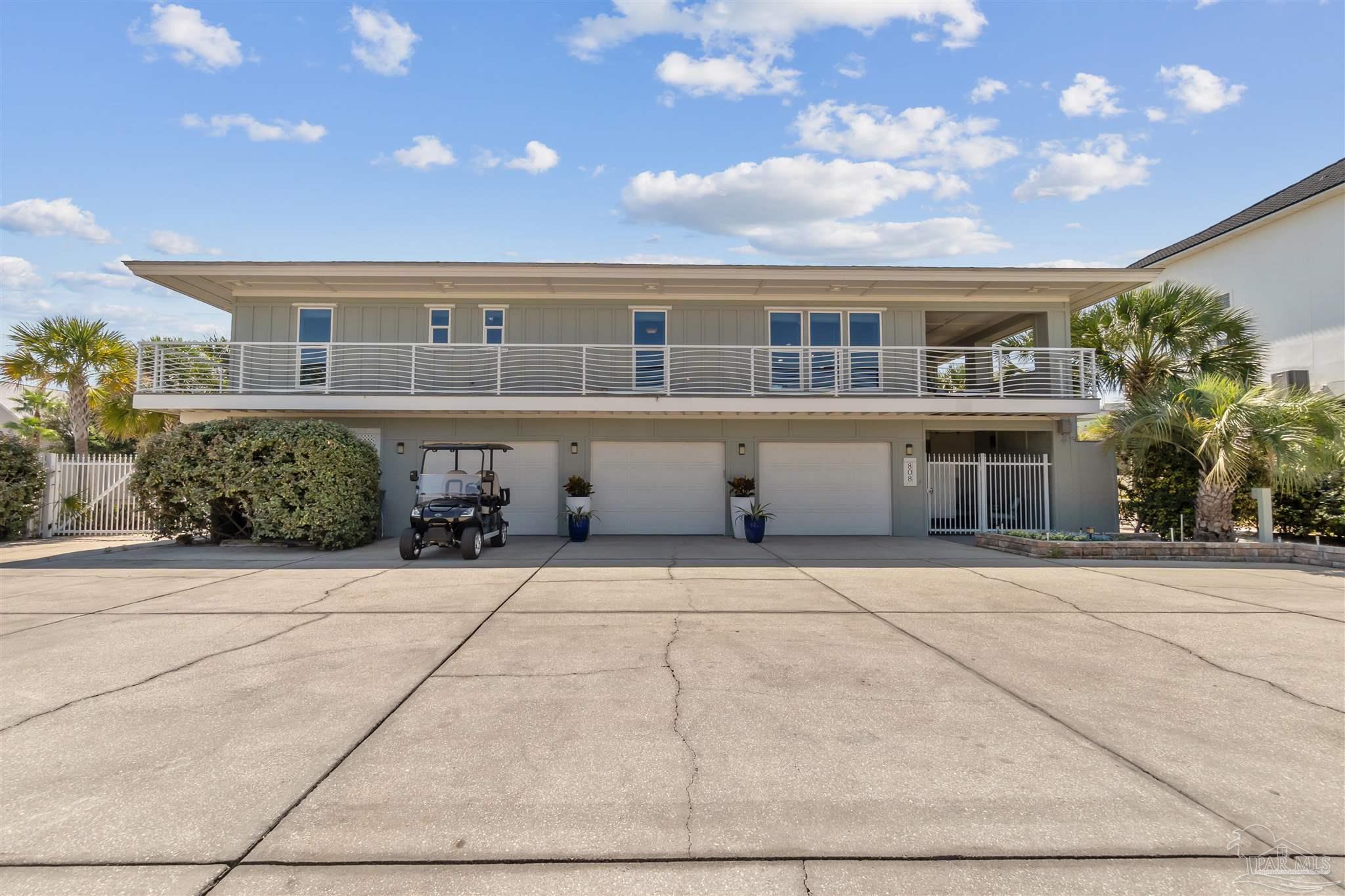 808 Via Deluna Dr
