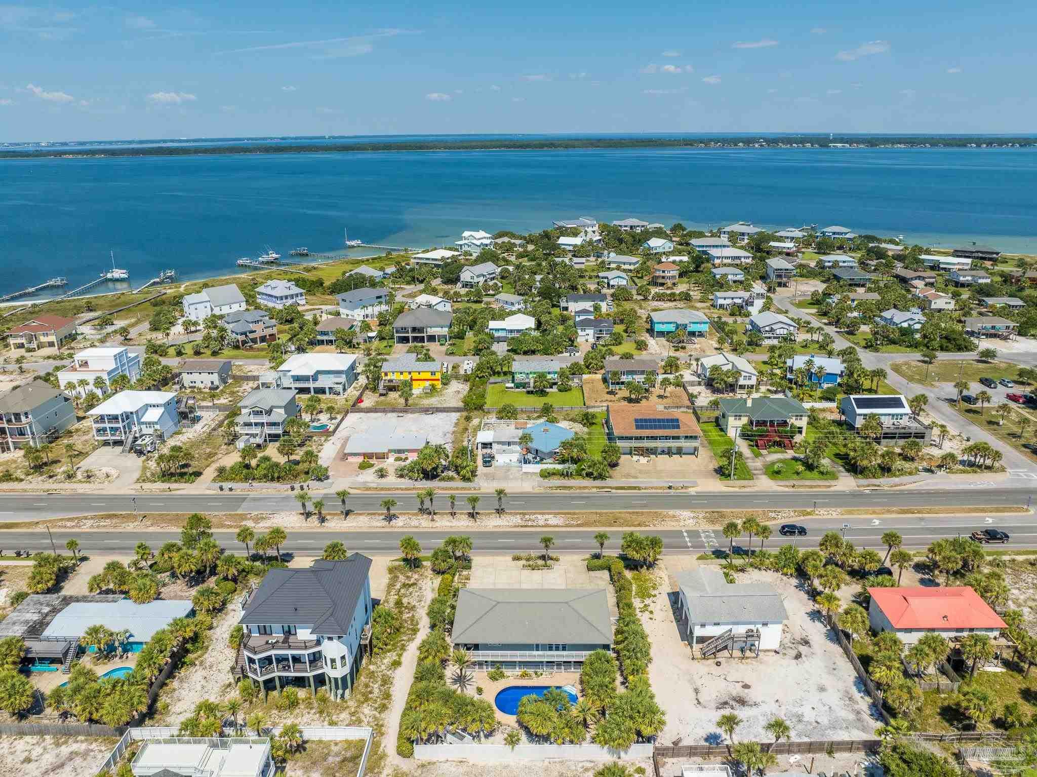 808 Via Deluna Dr