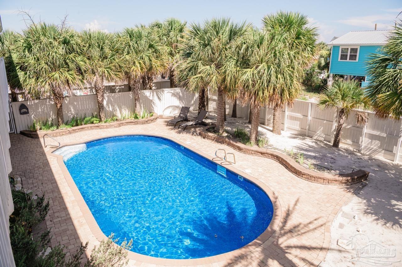 808 Via Deluna Dr