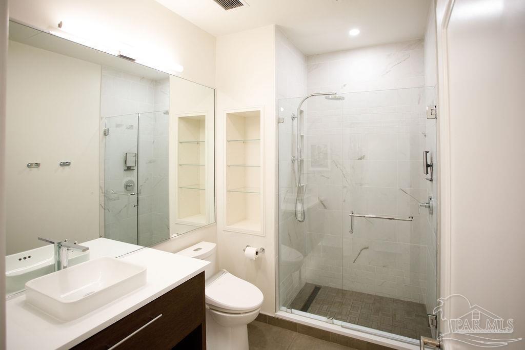 17 Palafox Pl # 209