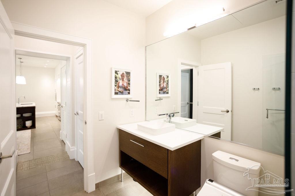 17 Palafox Pl # 209