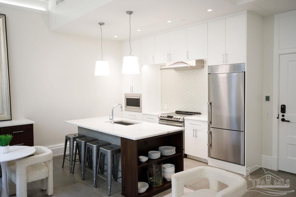 17 Palafox Pl # 209