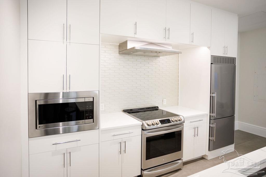 17 Palafox Pl # 209