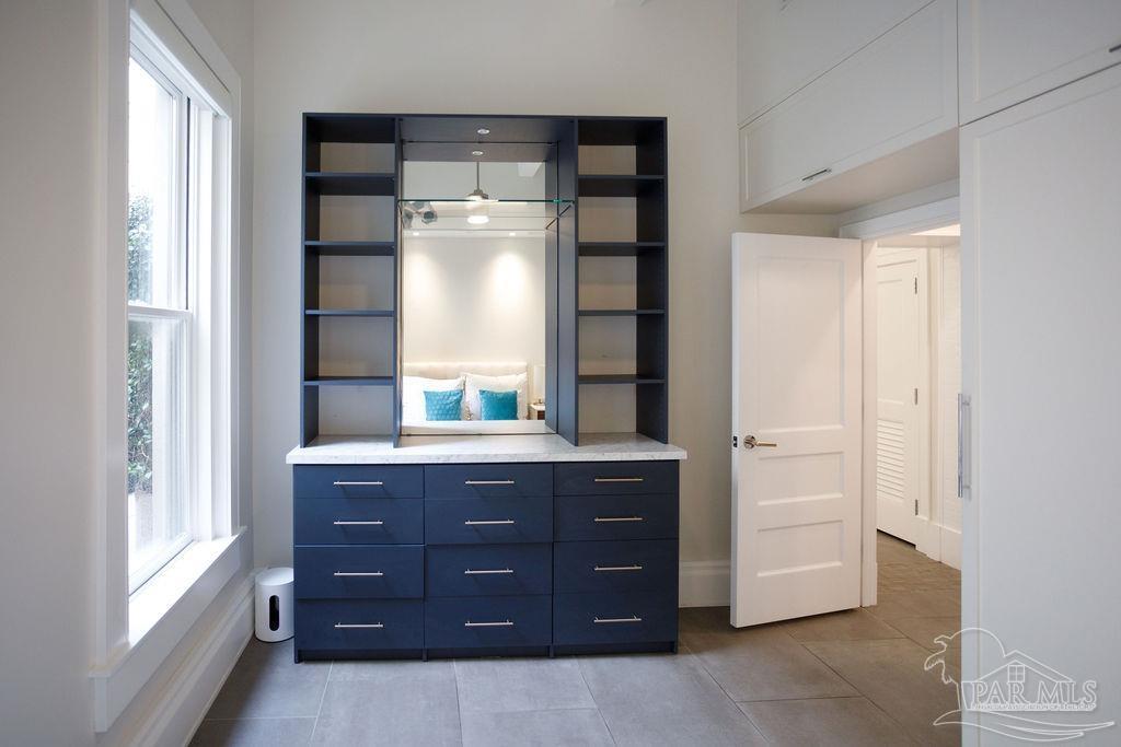 17 Palafox Pl # 209