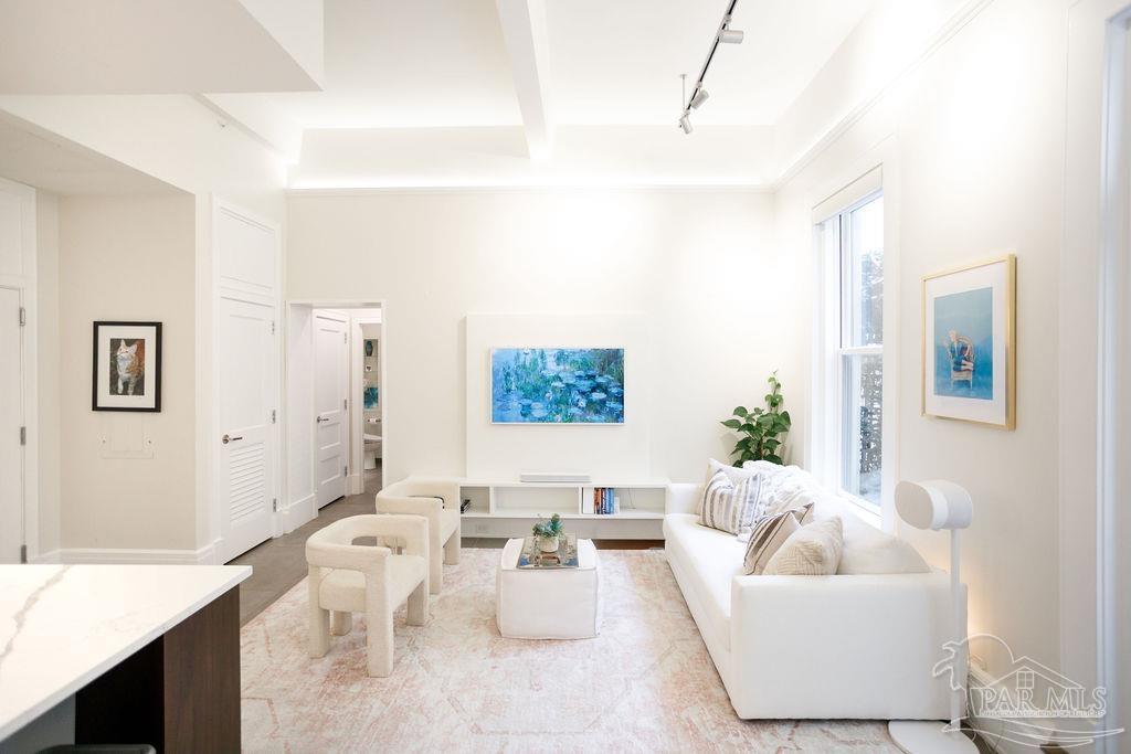 17 Palafox Pl # 209