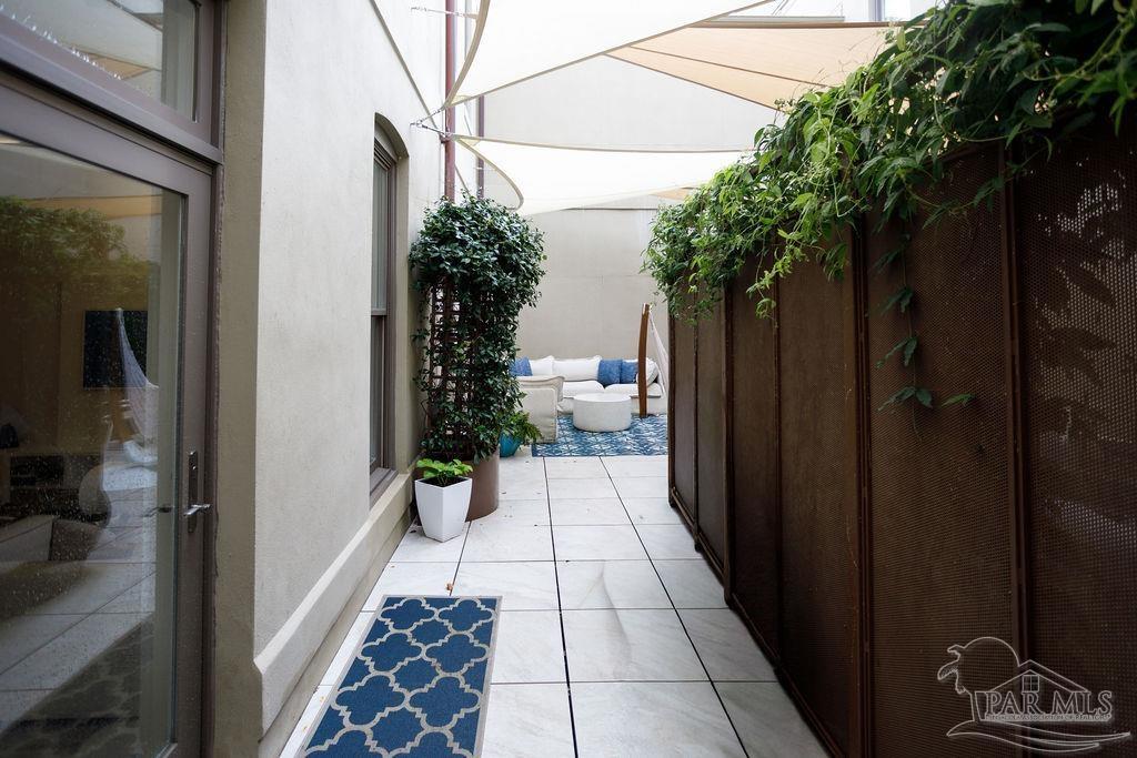 17 Palafox Pl # 209