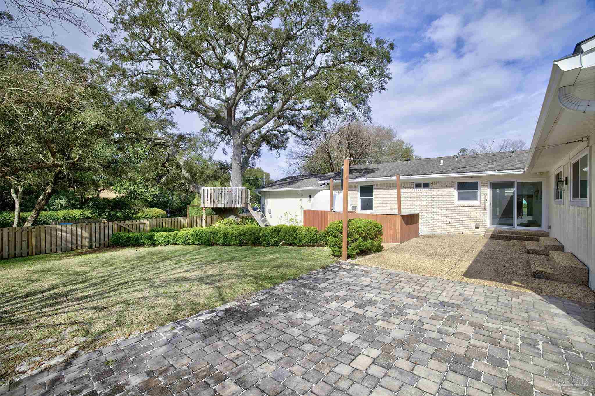 6 Pinetree Dr