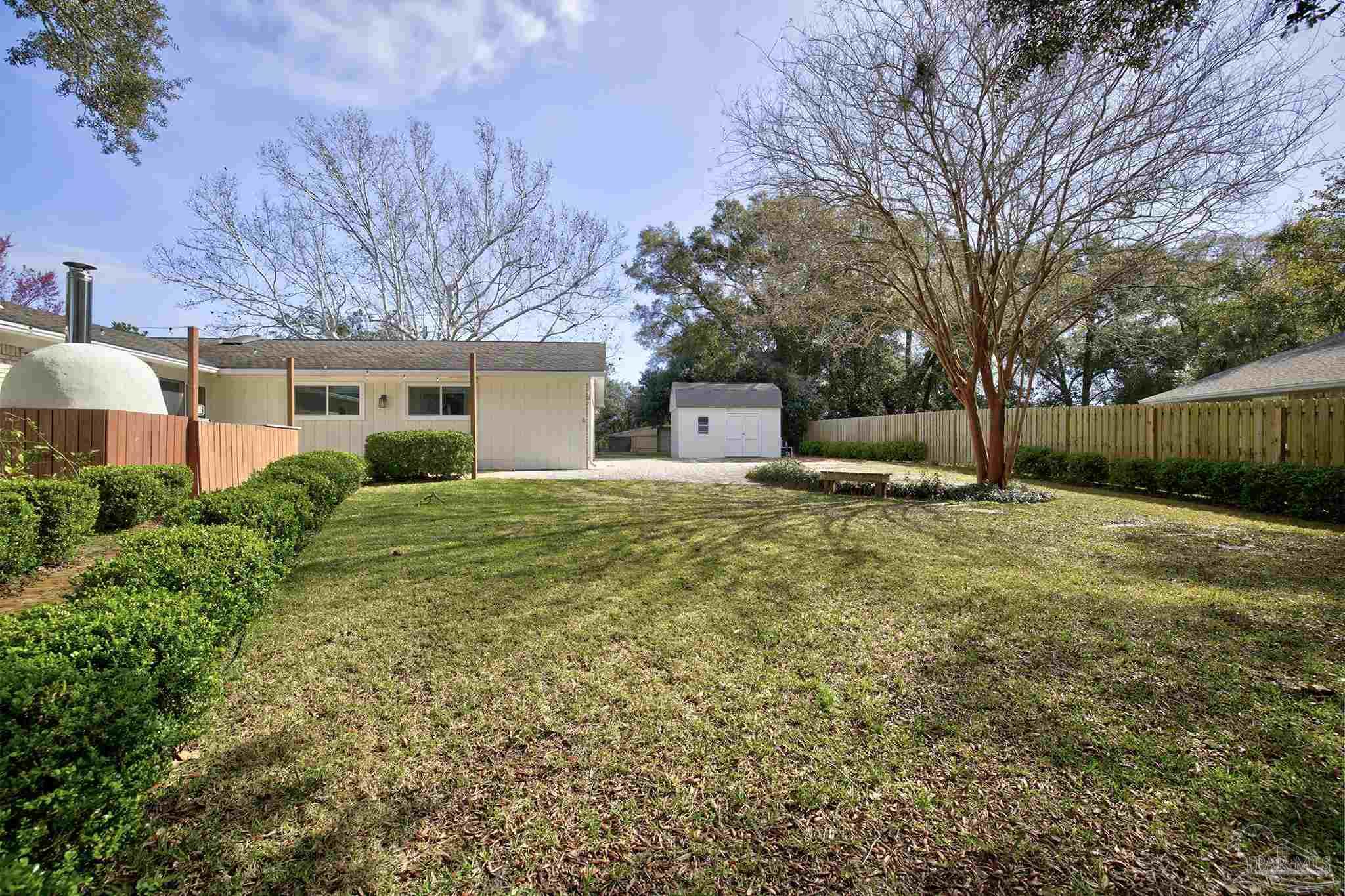 6 Pinetree Dr