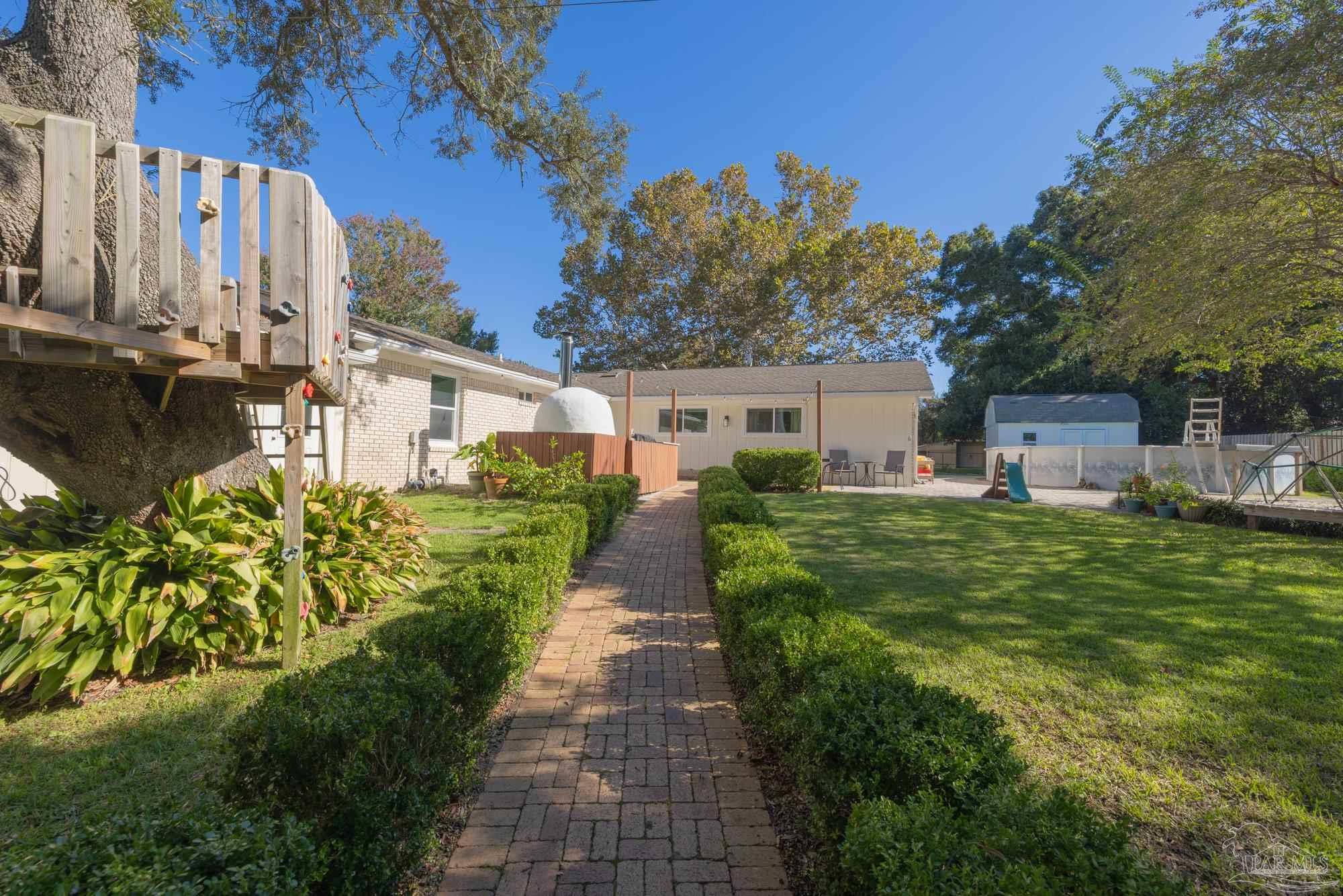 6 Pinetree Dr