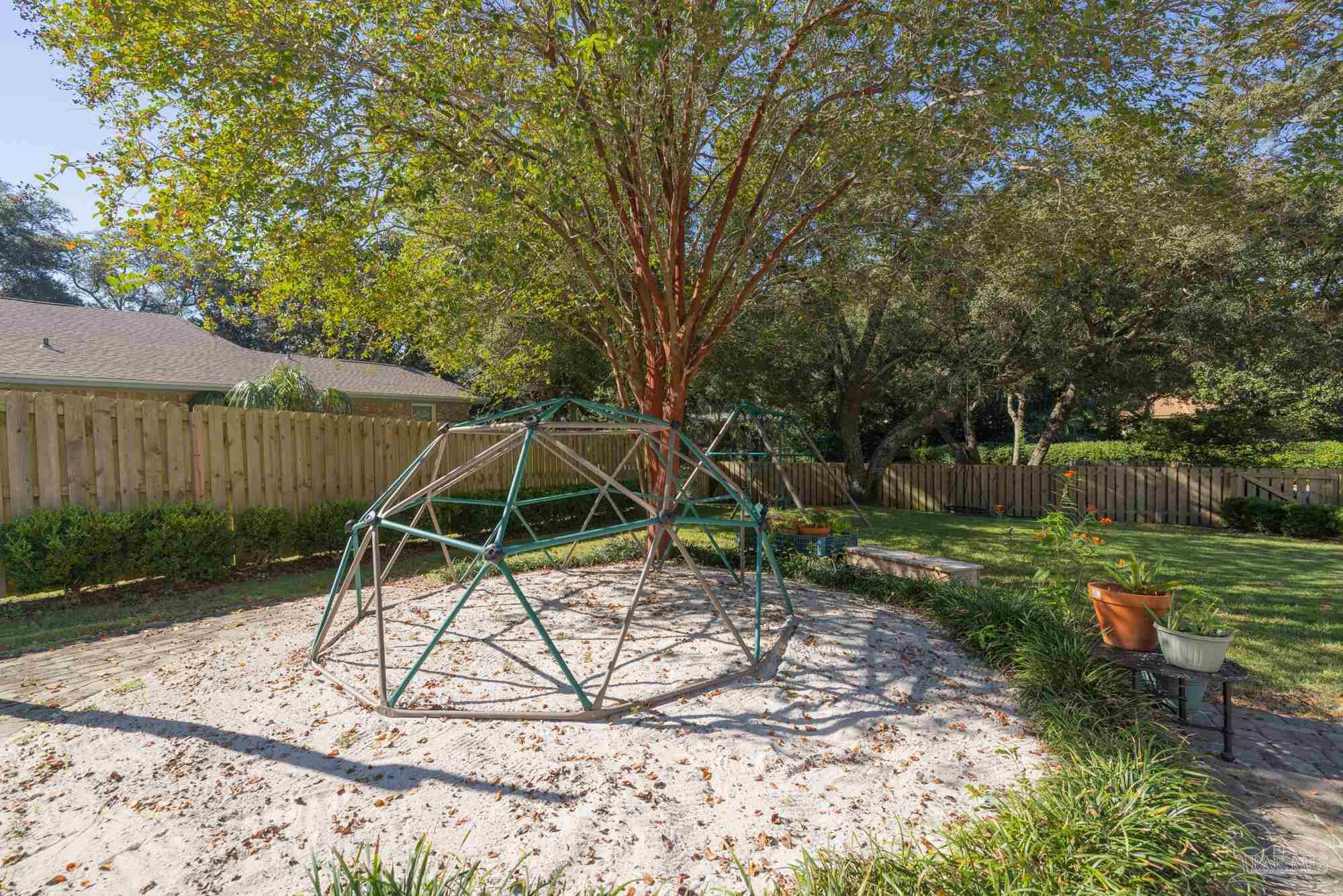6 Pinetree Dr