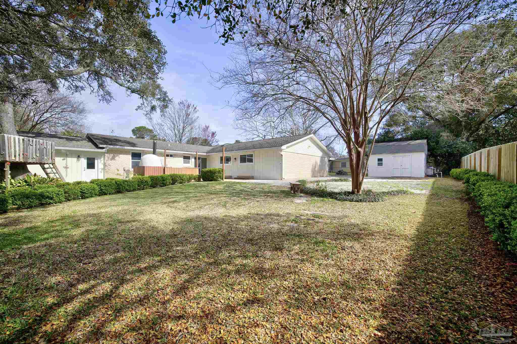 6 Pinetree Dr