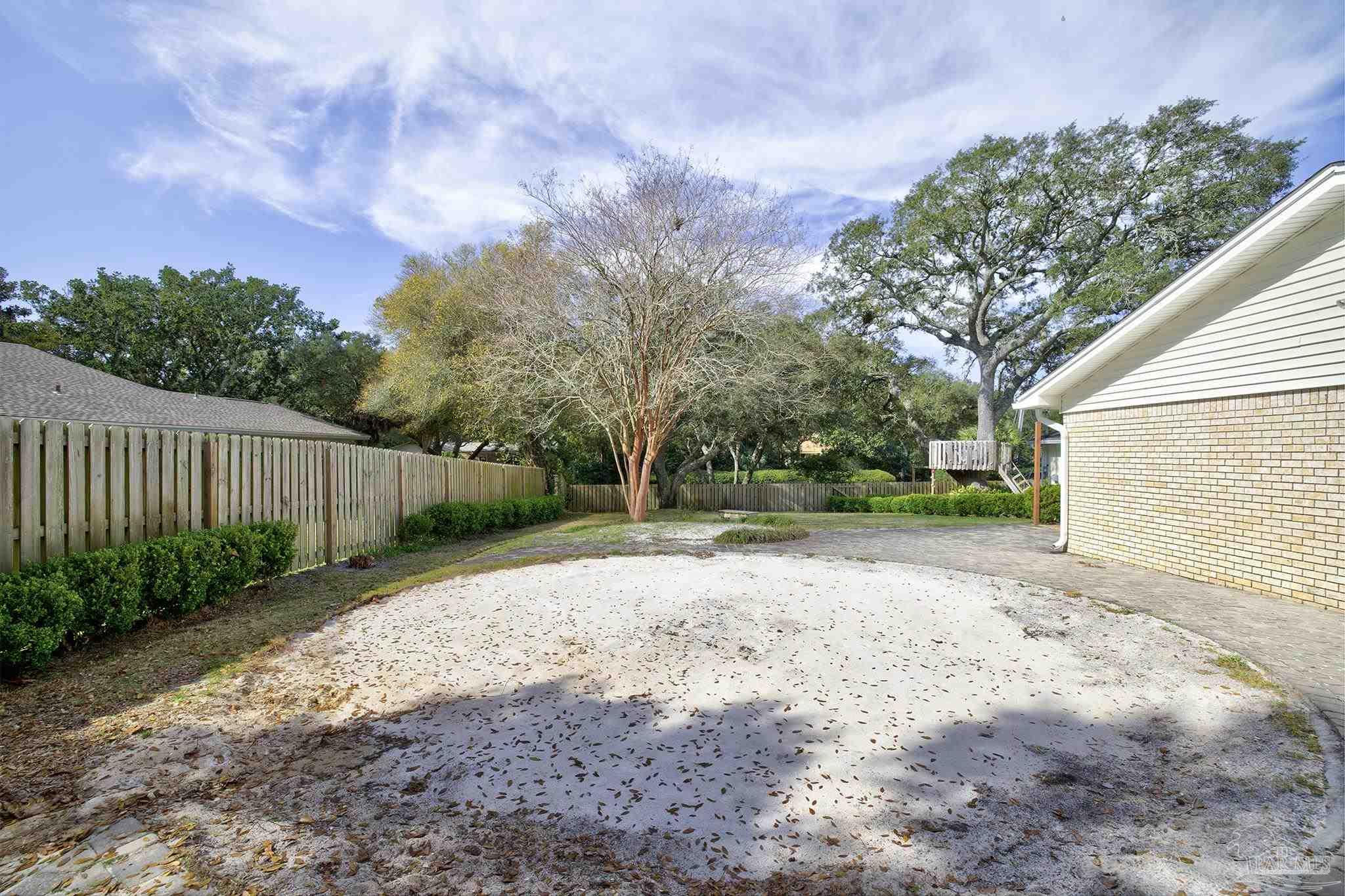 6 Pinetree Dr