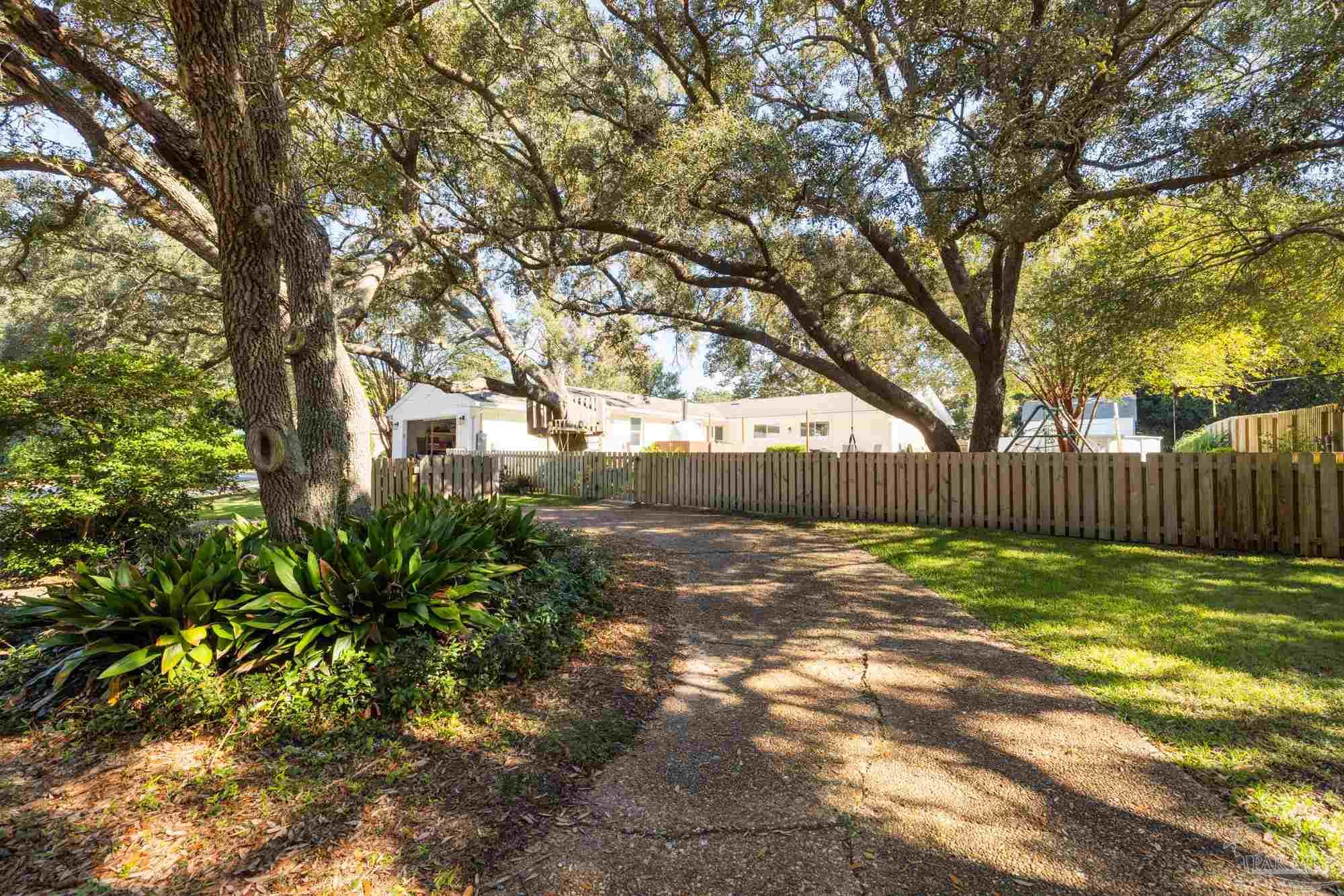 6 Pinetree Dr