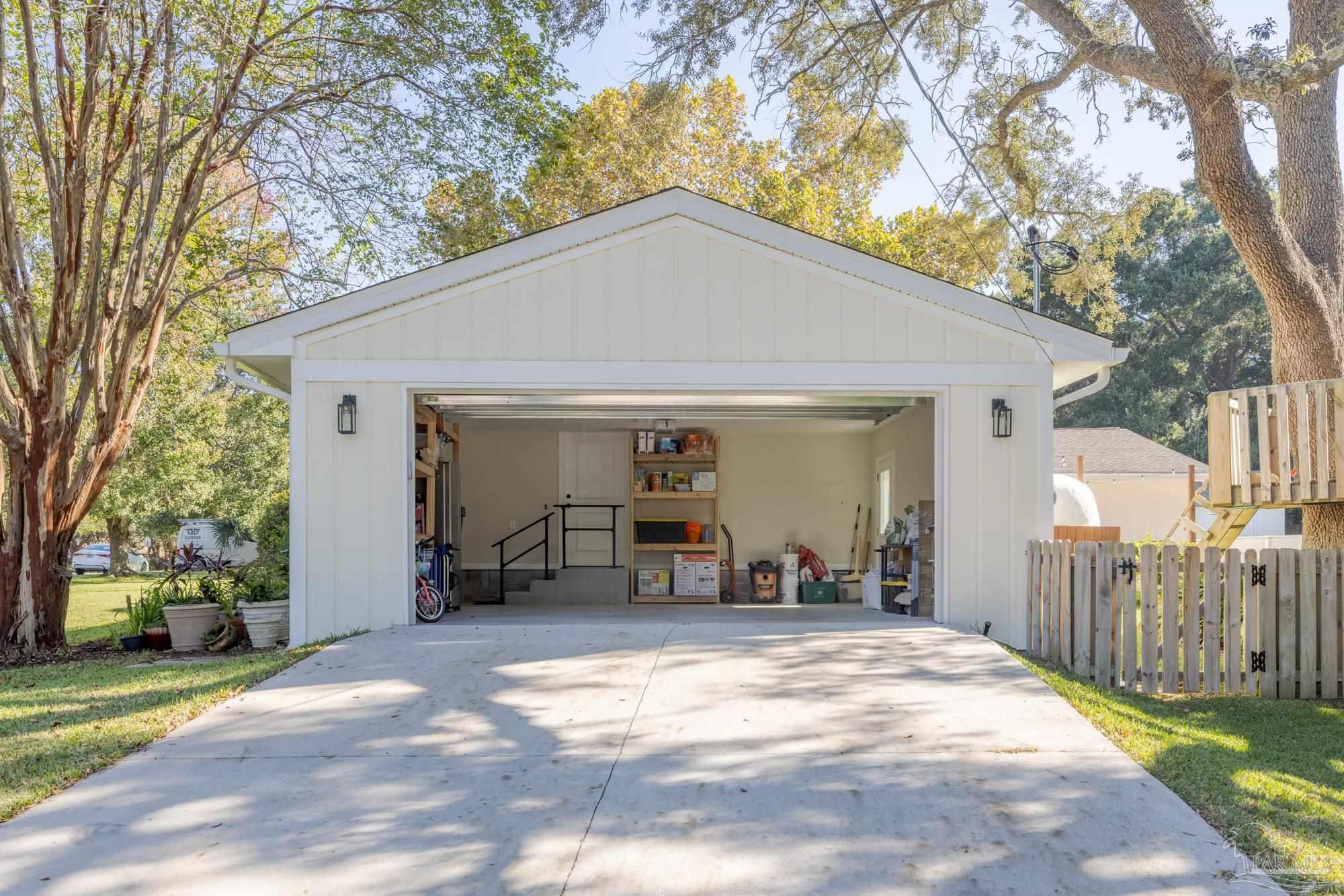 6 Pinetree Dr