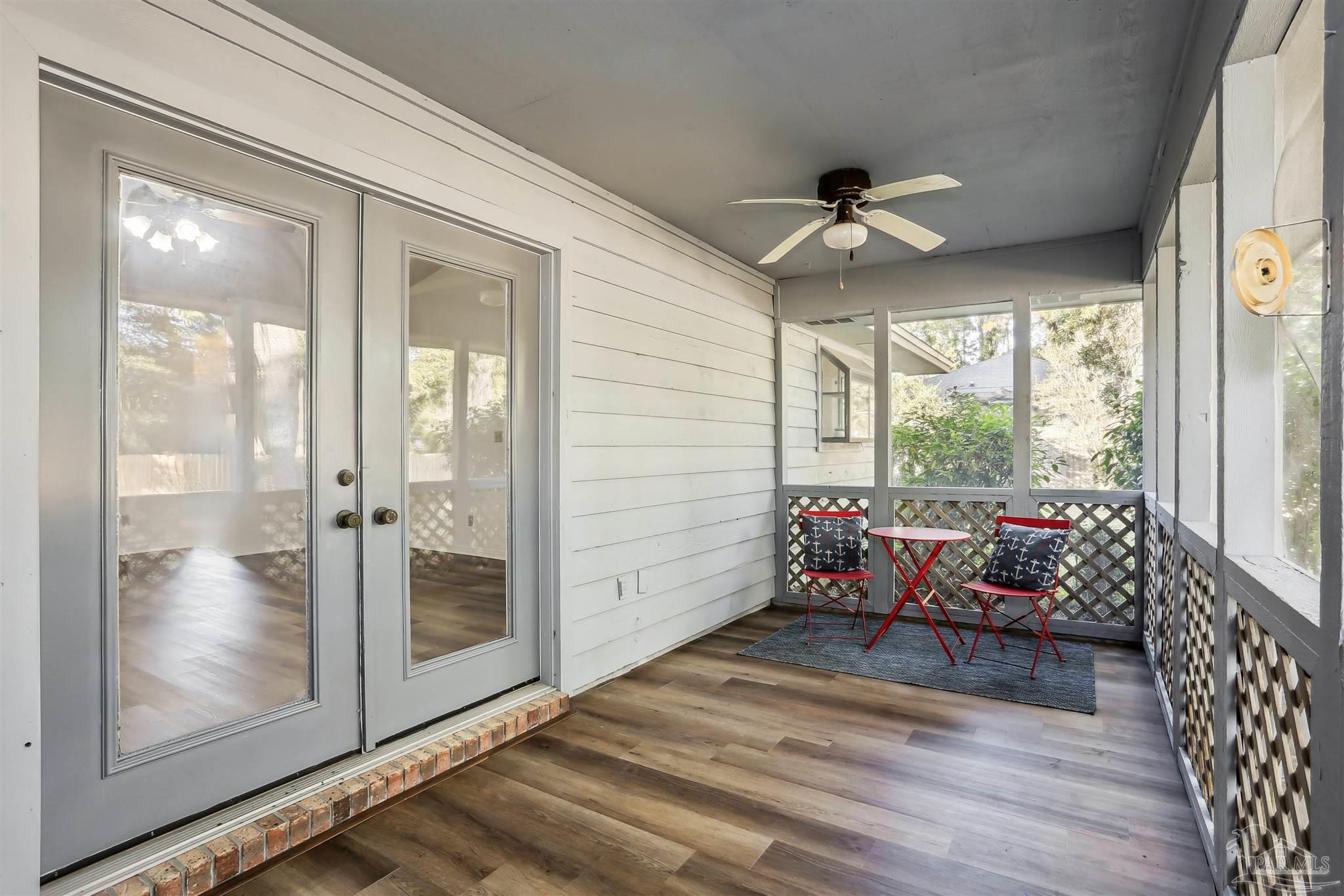 1328 Tiger Ln