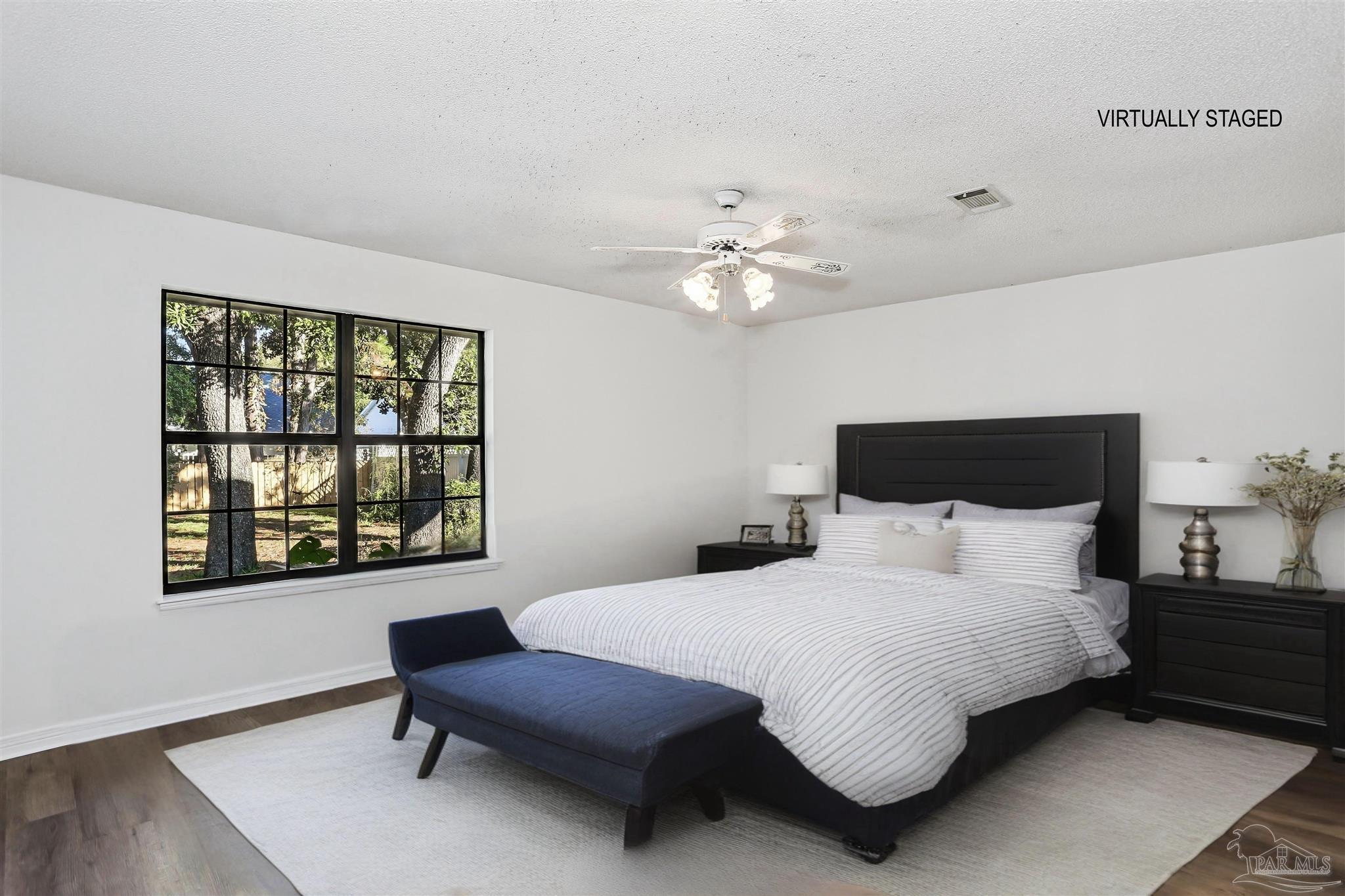 1328 Tiger Ln