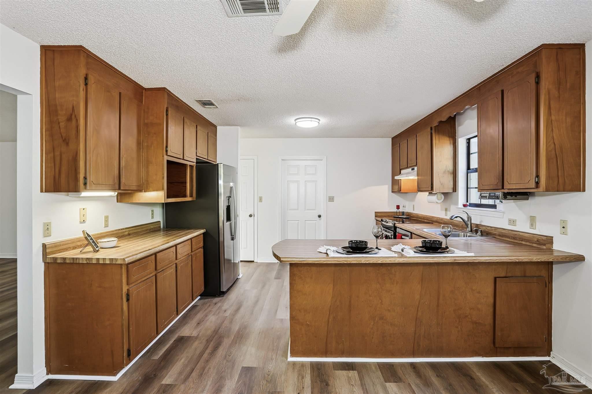 1328 Tiger Ln