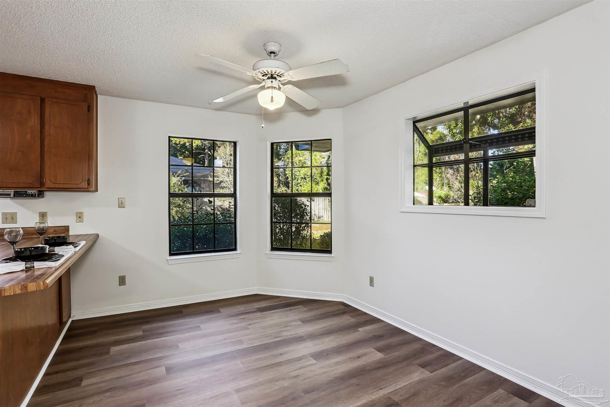 1328 Tiger Ln