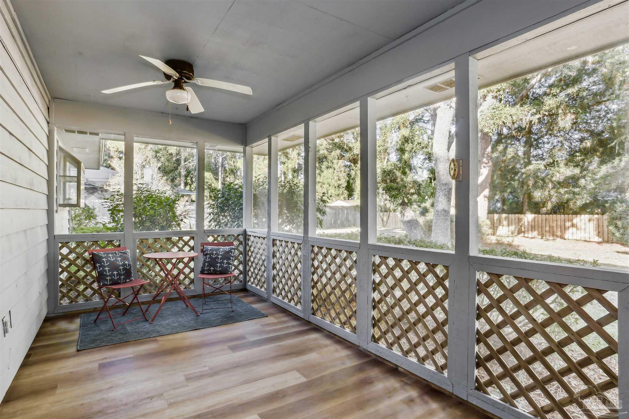 1328 Tiger Ln